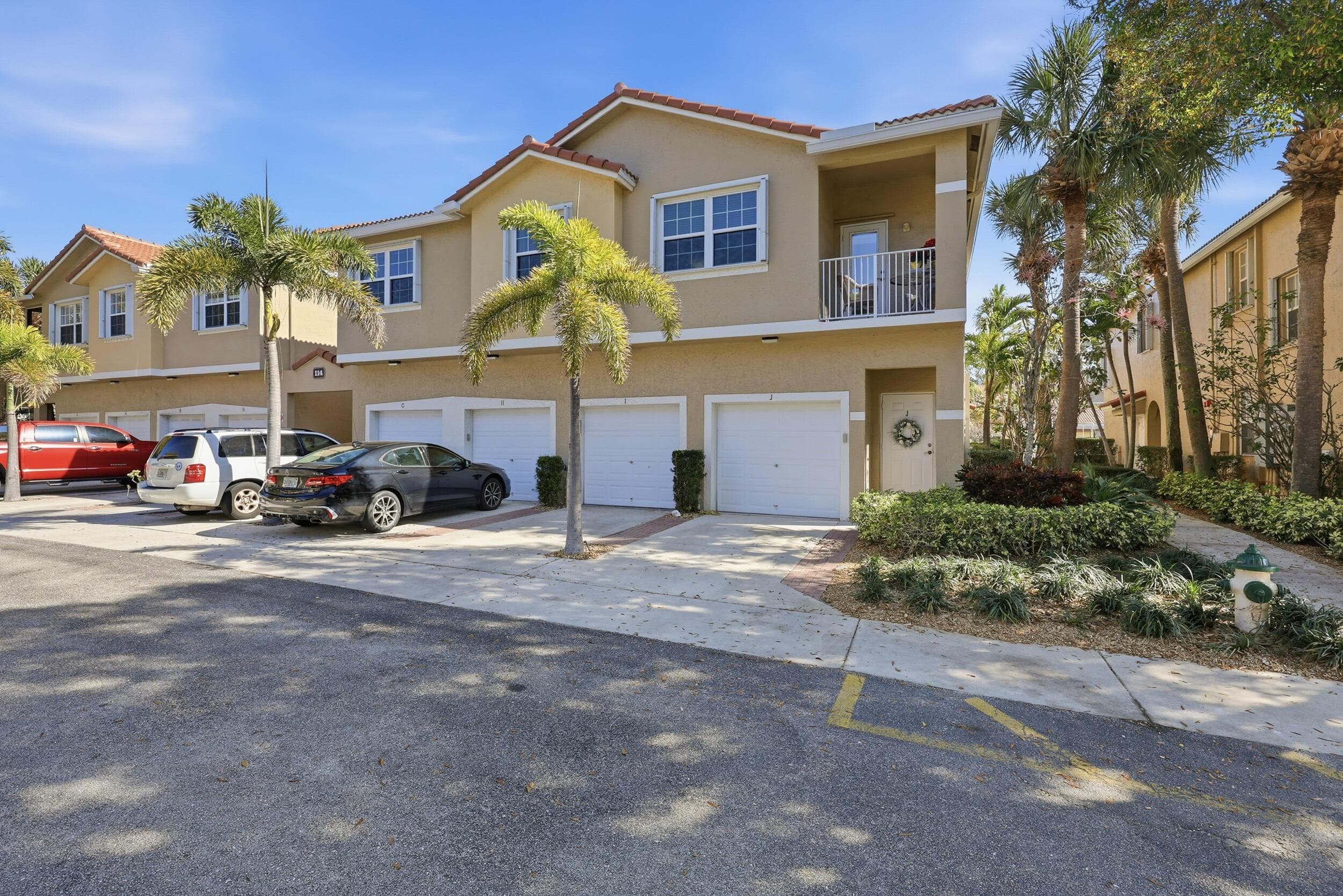 114 Lighthouse Cir, J, Tequesta, FL 33469 — photo 1 of 19