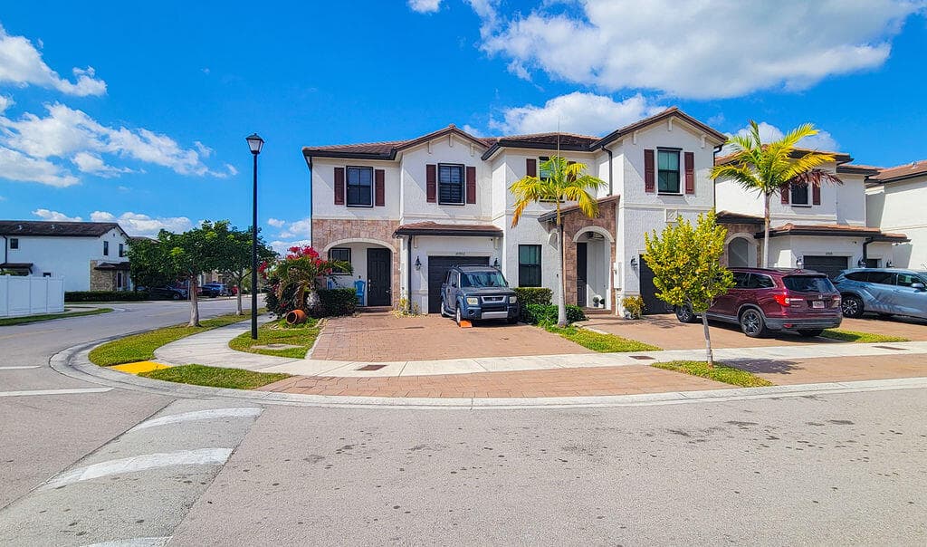 10902 W 33rd Way, Hialeah, FL 33018 — photo 4 of 121