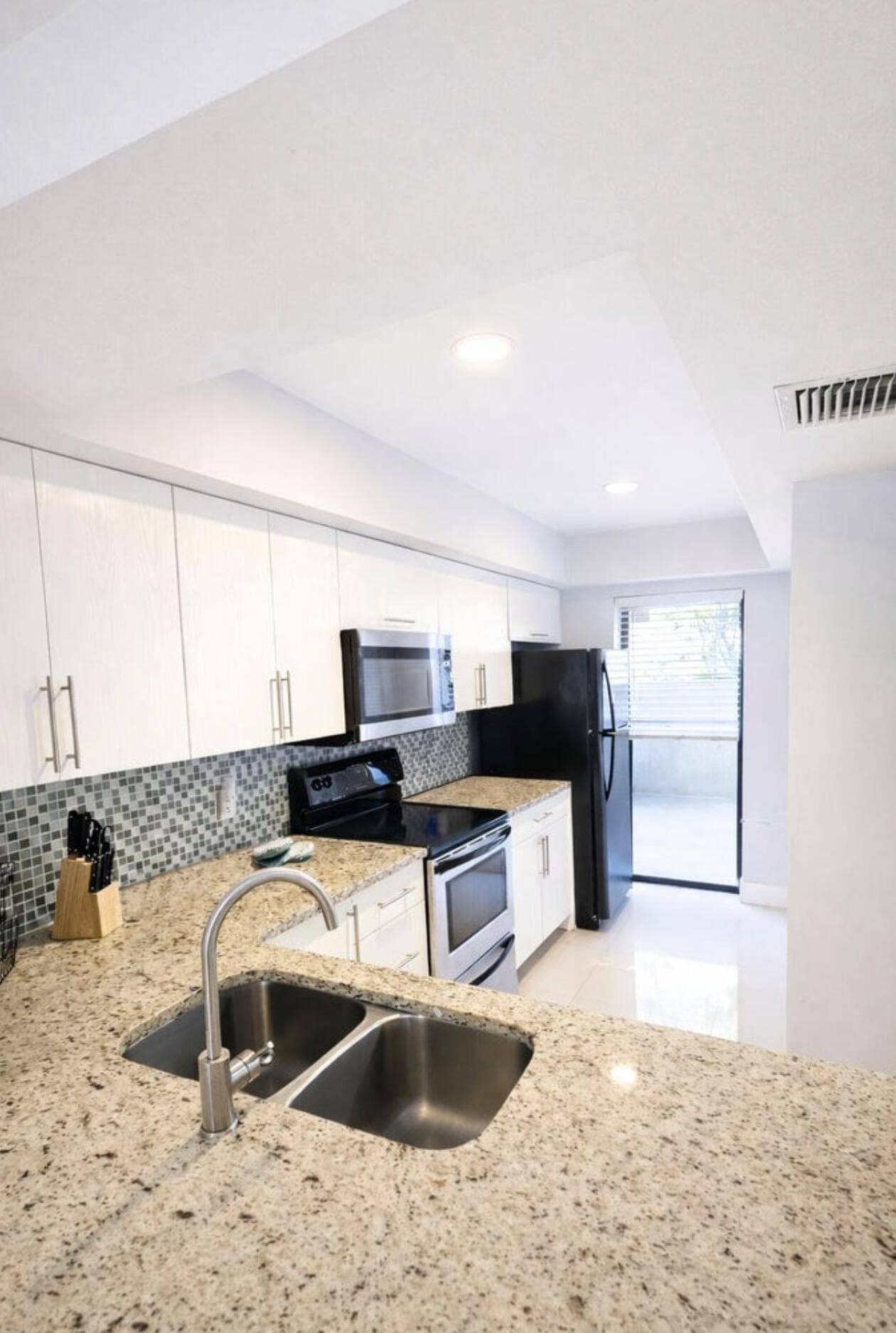 11596 NW 45th Street 4, Coral Springs, FL 33065 — photo 1 of 19