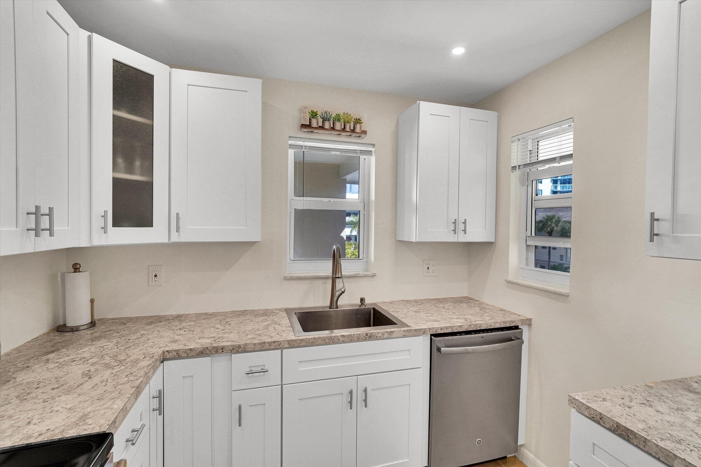 2600 Diana Drive 301, Hallandale Beach, FL 33009 — photo 8 of 23