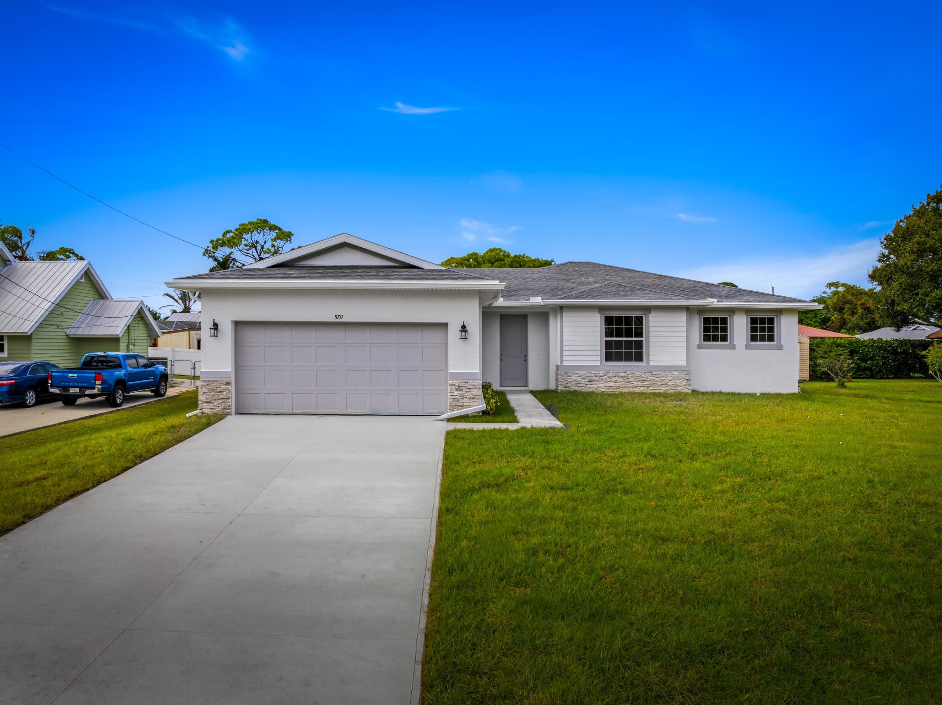 7609 Santa Clara Boulevard, Fort Pierce, FL 34951 — photo 1 of 31