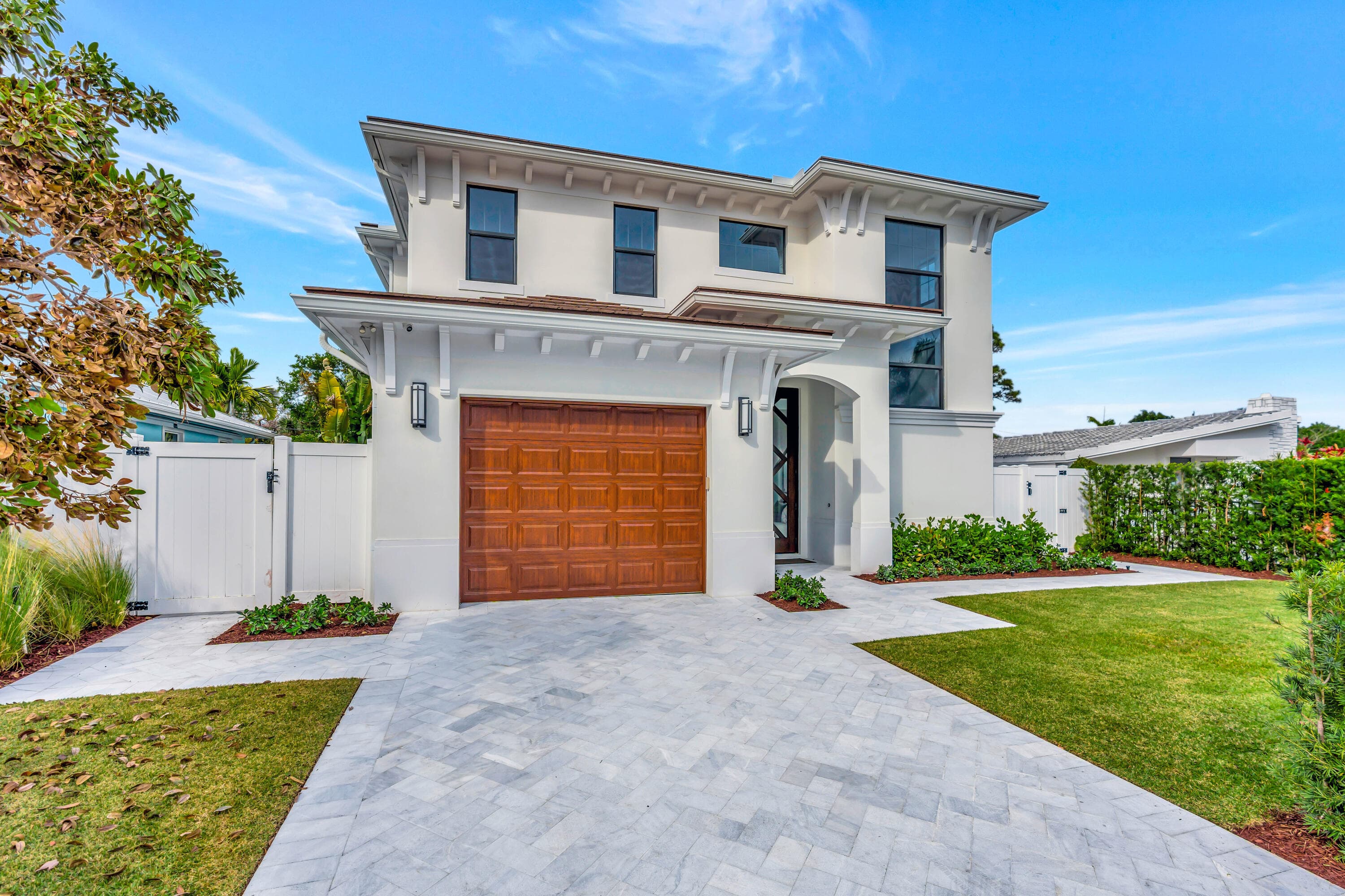 245 Alhambra Place, West Palm Beach, FL 33405 — photo 2 of 46