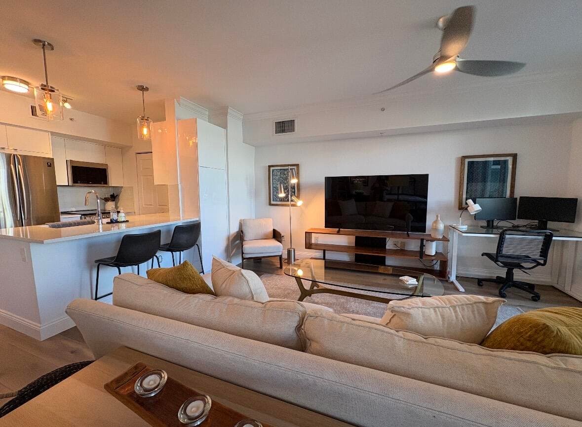 600 S Dixie Highway 254, West Palm Beach, FL 33401 — photo 4 of 17