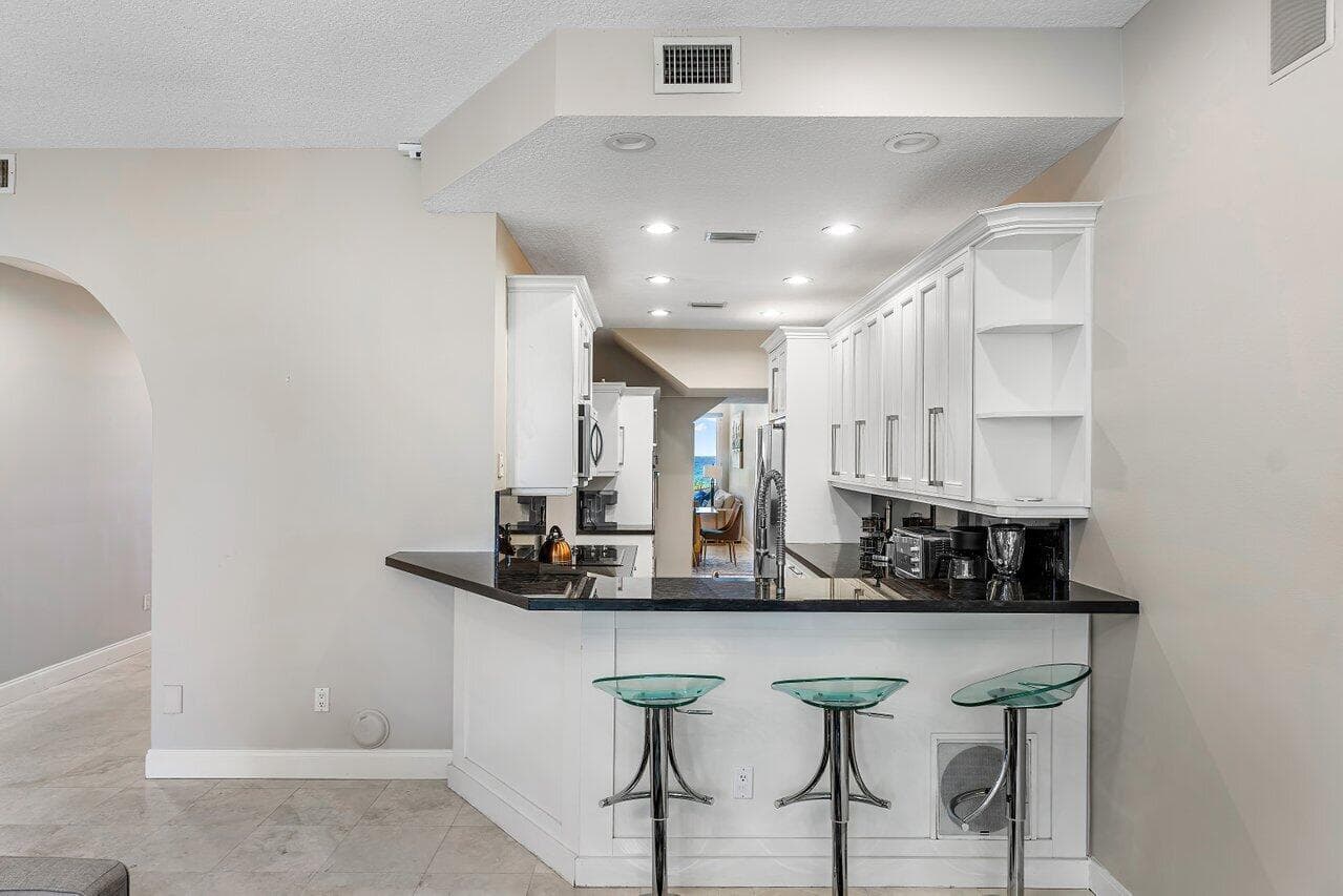 4517 S Ocean Boulevard, Highland Beach, FL 33487 — photo 17 of 57
