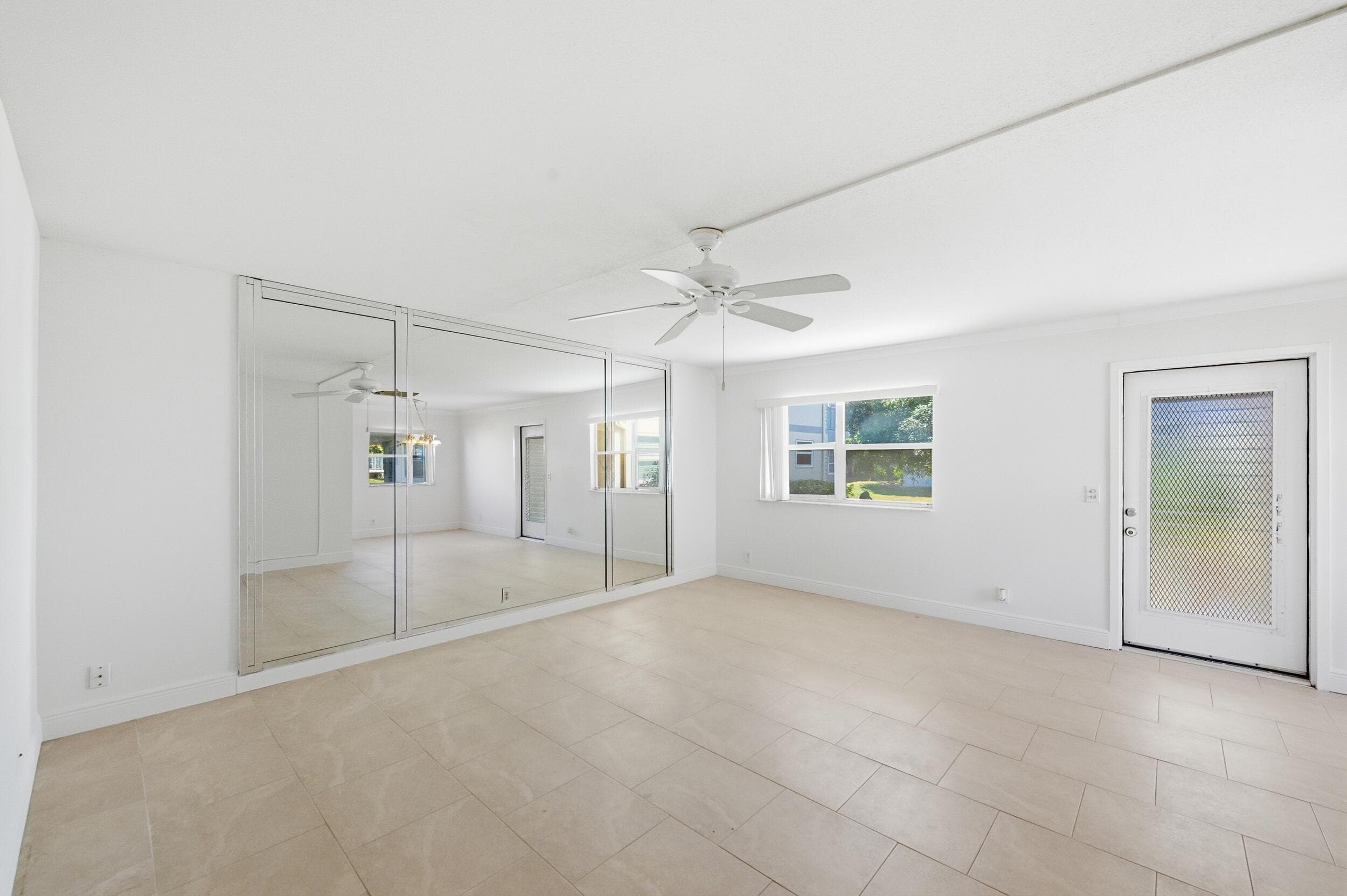 452 Brittany J, Delray Beach, FL 33446 — photo 4 of 50