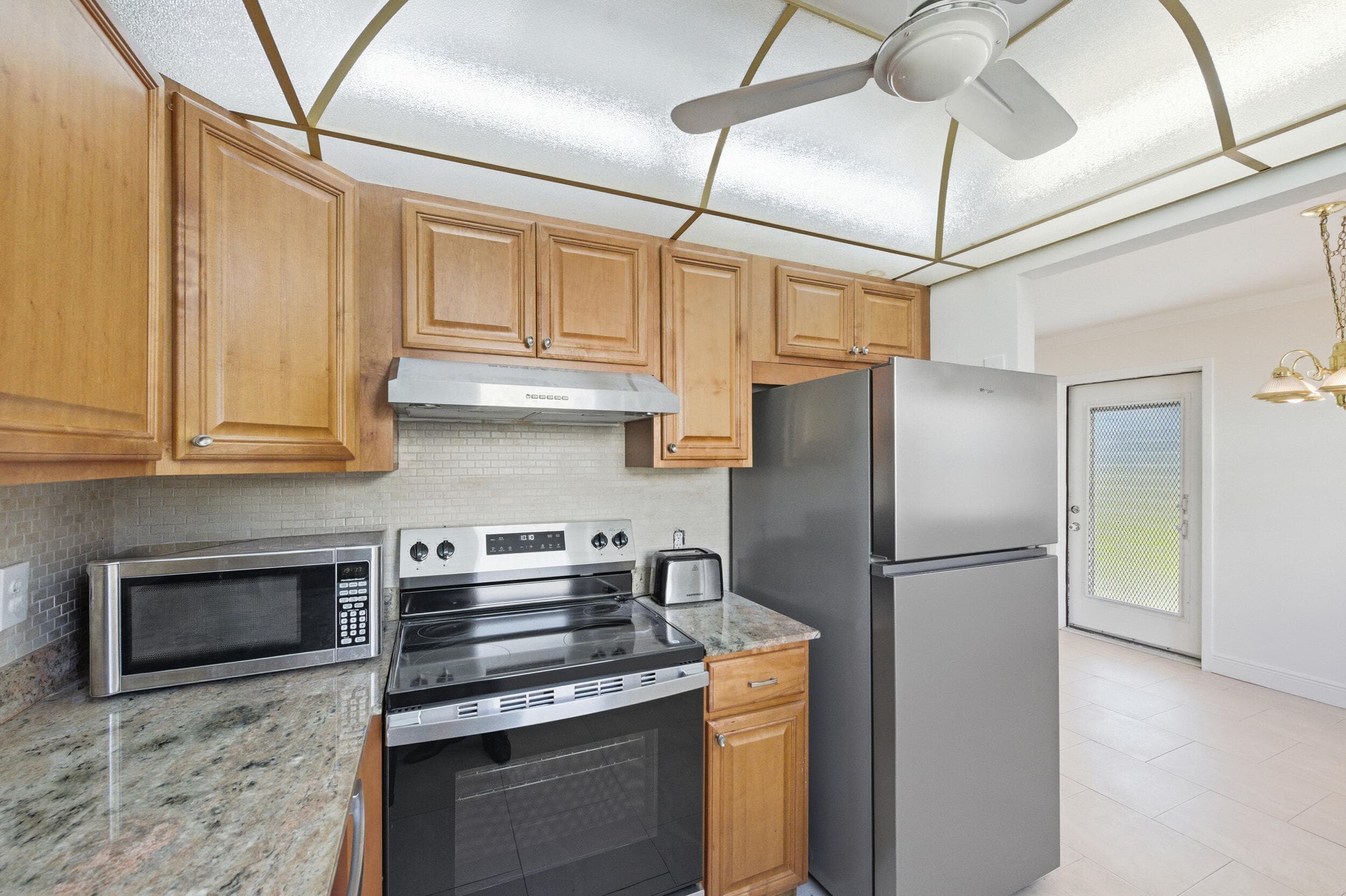452 Brittany J, Delray Beach, FL 33446 — photo 5 of 50