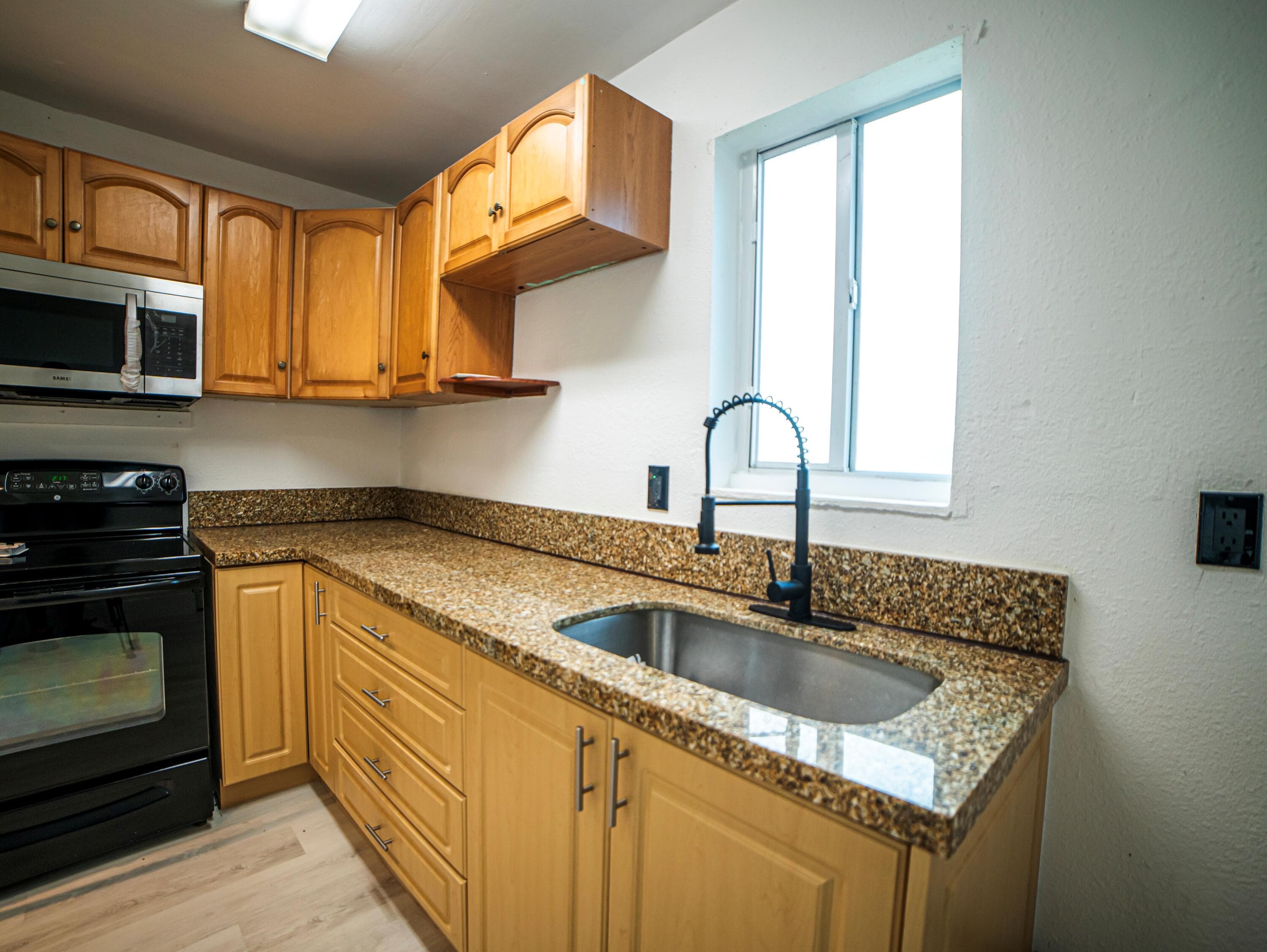 412 Columbus Parkway 2, Hollywood, FL 33021 — photo 3 of 12