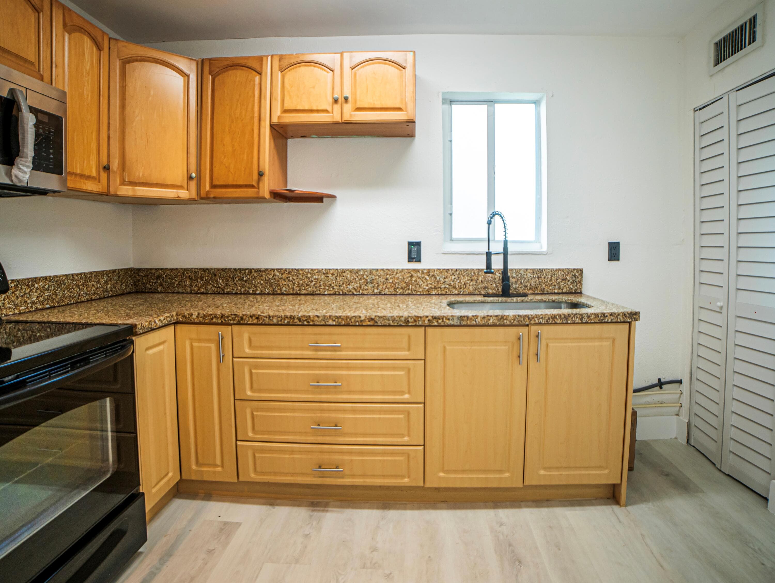 412 Columbus Parkway 2, Hollywood, FL 33021 — photo 4 of 12