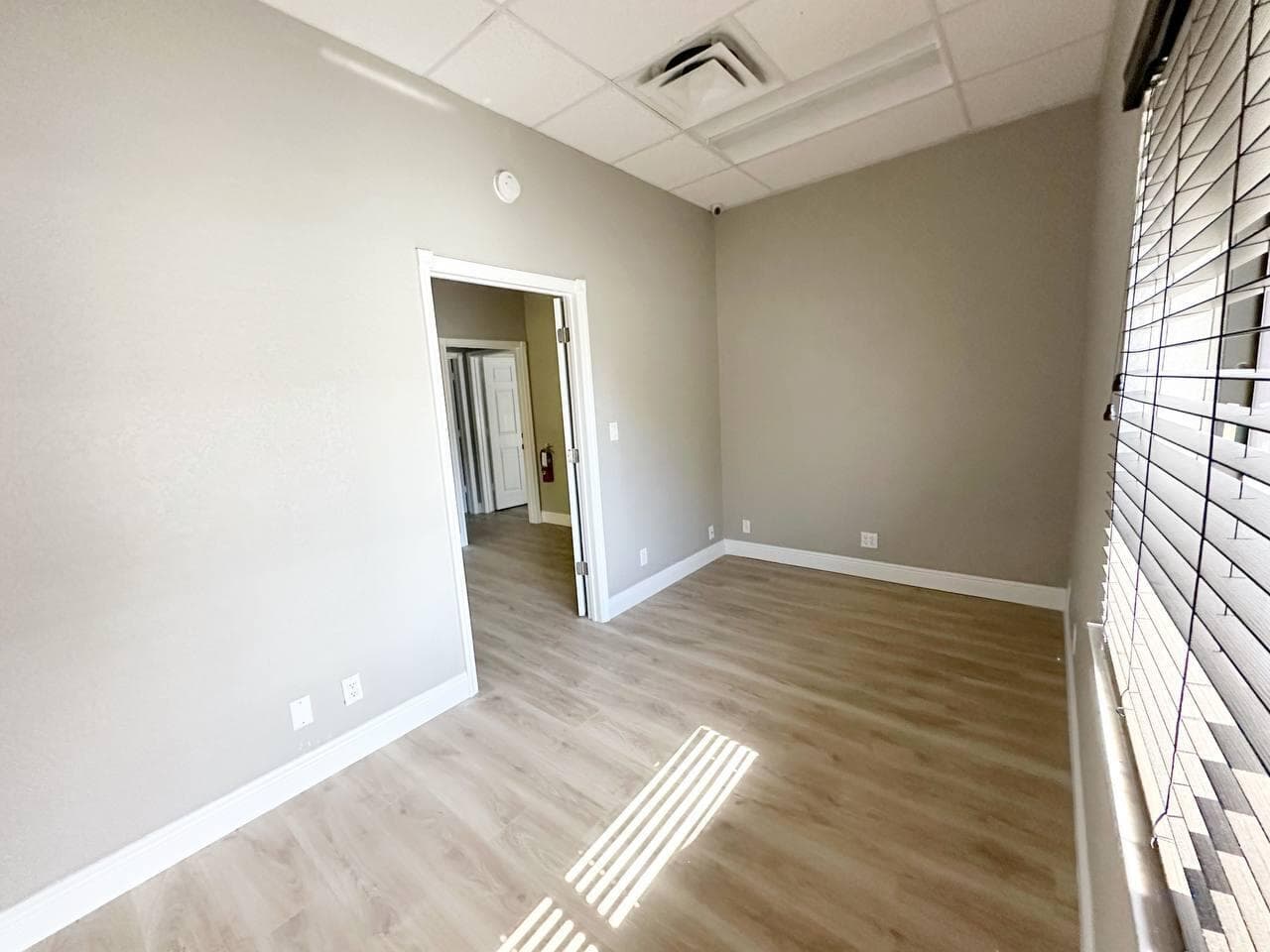 12075 NW 40th Street Street #5, Coral Springs, FL 33065 — photo 3 of 7