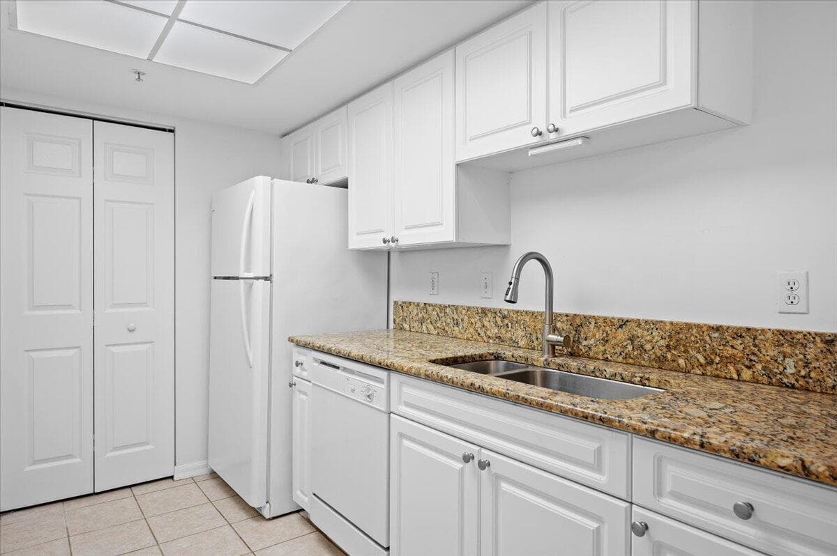 200 Crestwood Court N 211, Royal Palm Beach, FL 33411 — photo 2 of 24