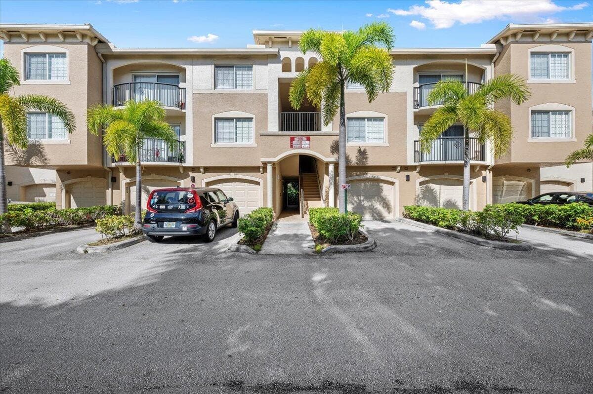 200 Crestwood Court N 211, Royal Palm Beach, FL 33411 — photo 16 of 24