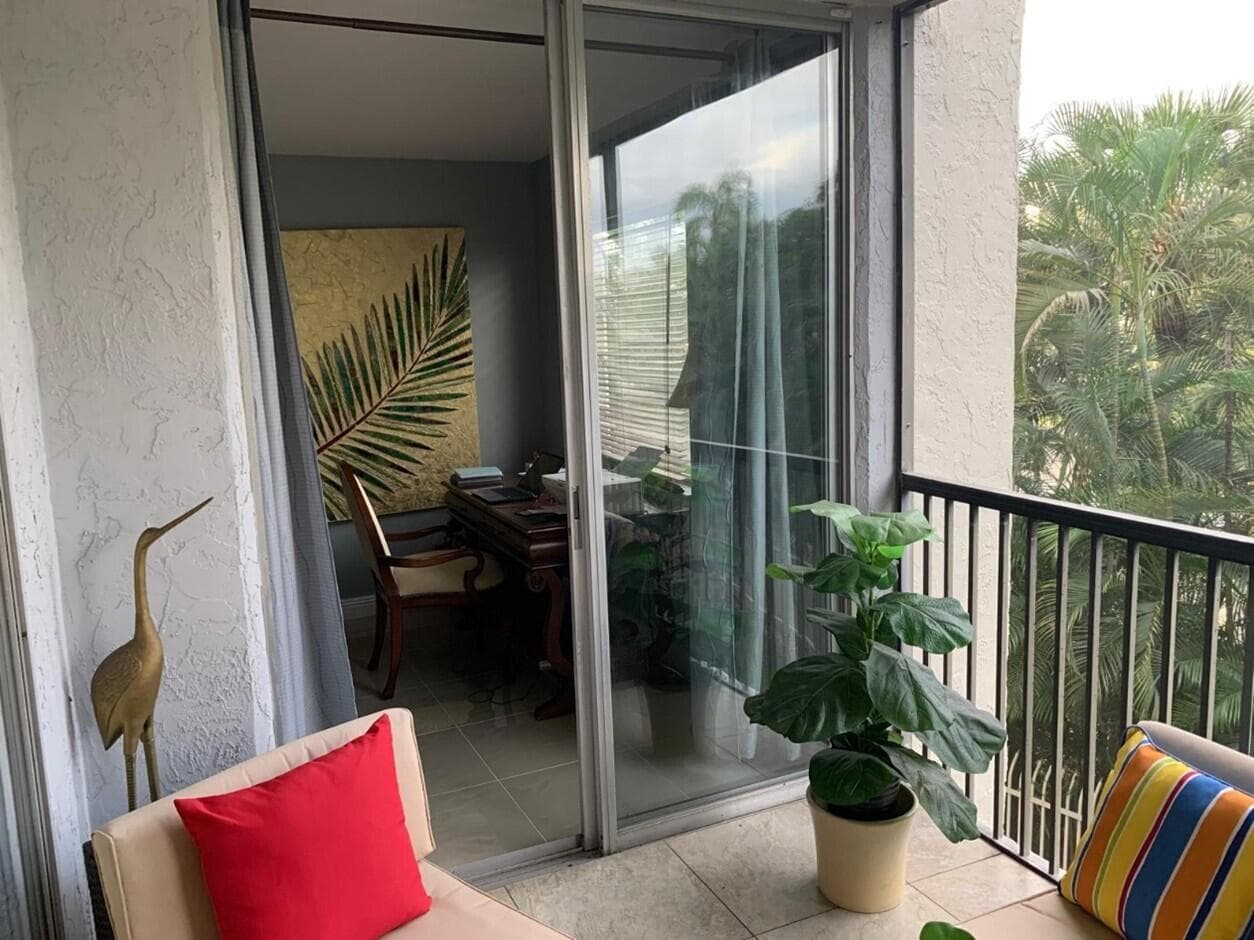 3940 Inverrary Boulevard 302, Lauderhill, FL 33319 — photo 4 of 22
