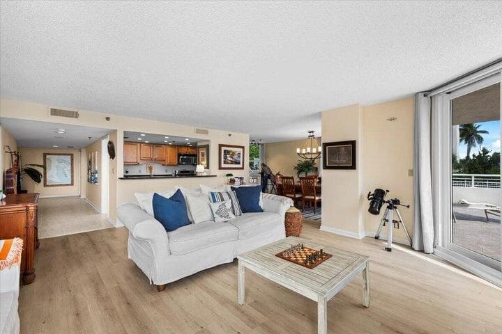 176 Helios Drive 106, Jupiter, FL 33477 — photo 4 of 26