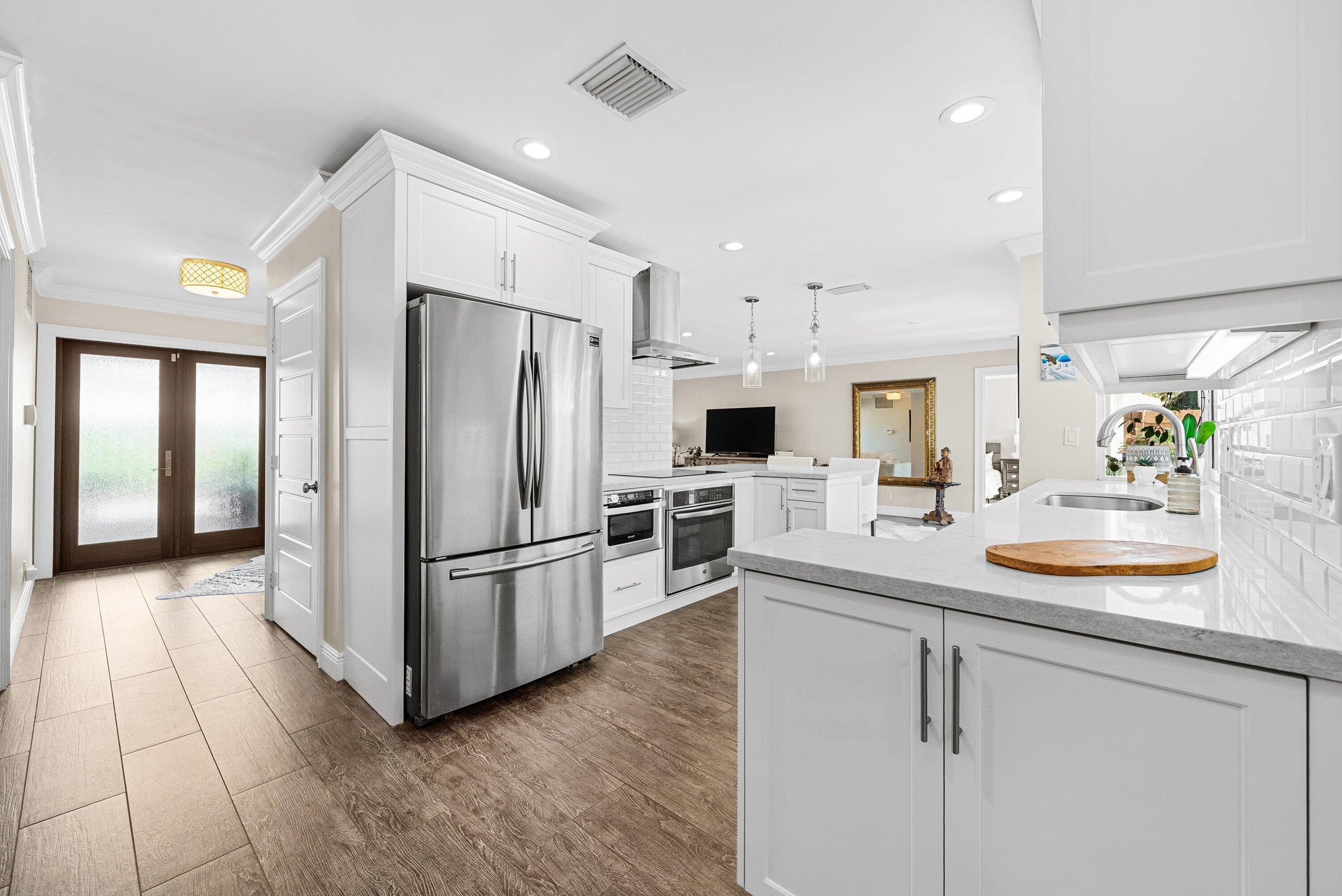 830 Tangerine Way, Gulf Stream, FL 33483 — photo 14 of 37