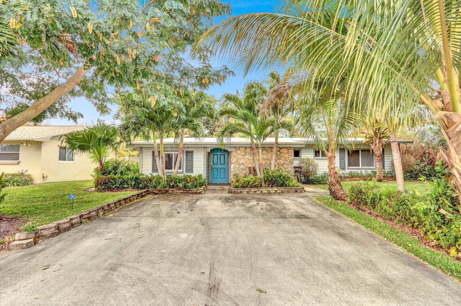 1831 Wheeler Road, North Palm Beach, FL 33408 — photo 2 of 31
