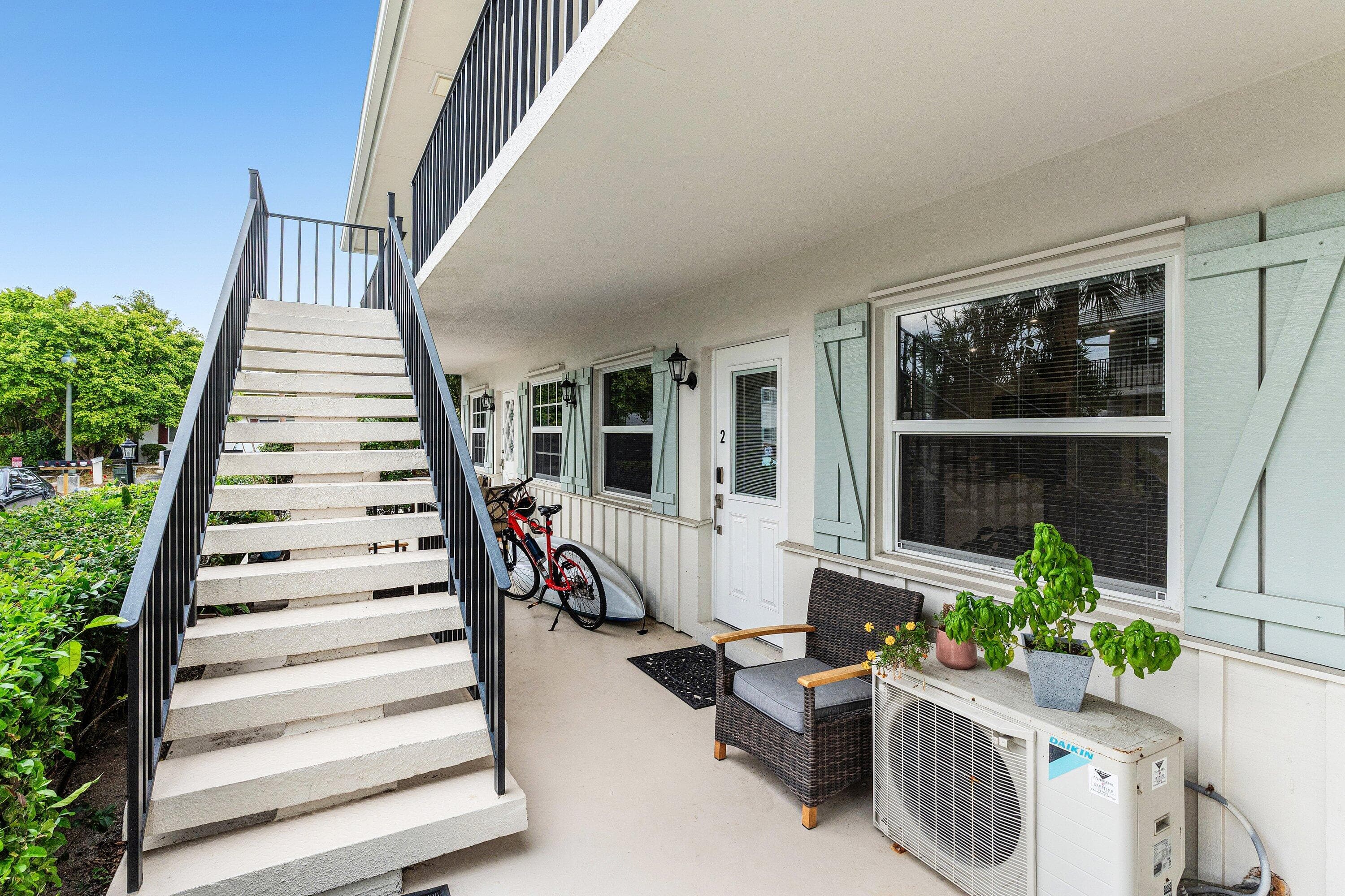 100 Bravado Lane 2, Palm Beach Shores, FL 33404 — photo 5 of 22