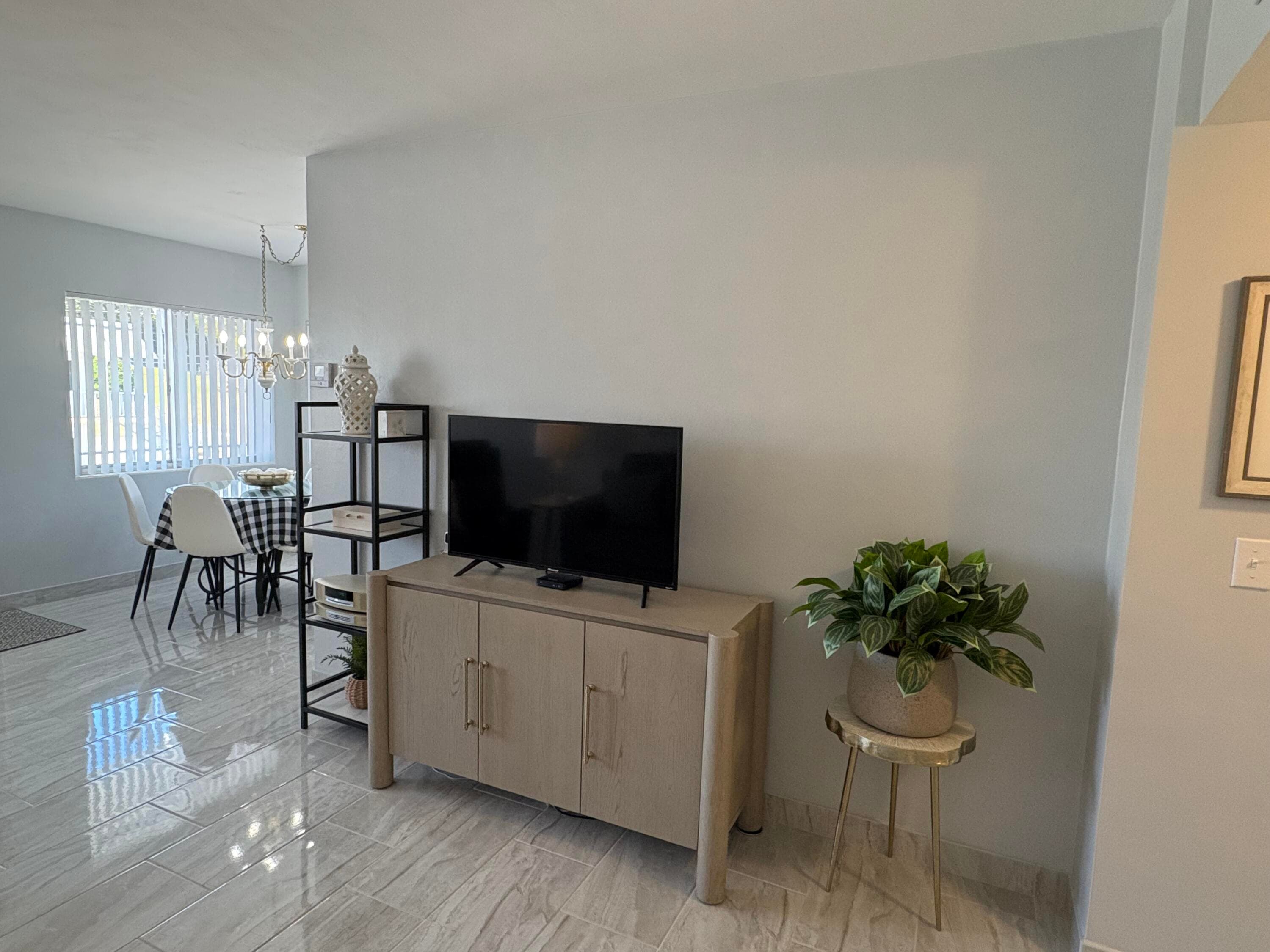 3280 Lake Osborne Drive 206, Lake Worth Beach, FL 33461 — photo 4 of 15