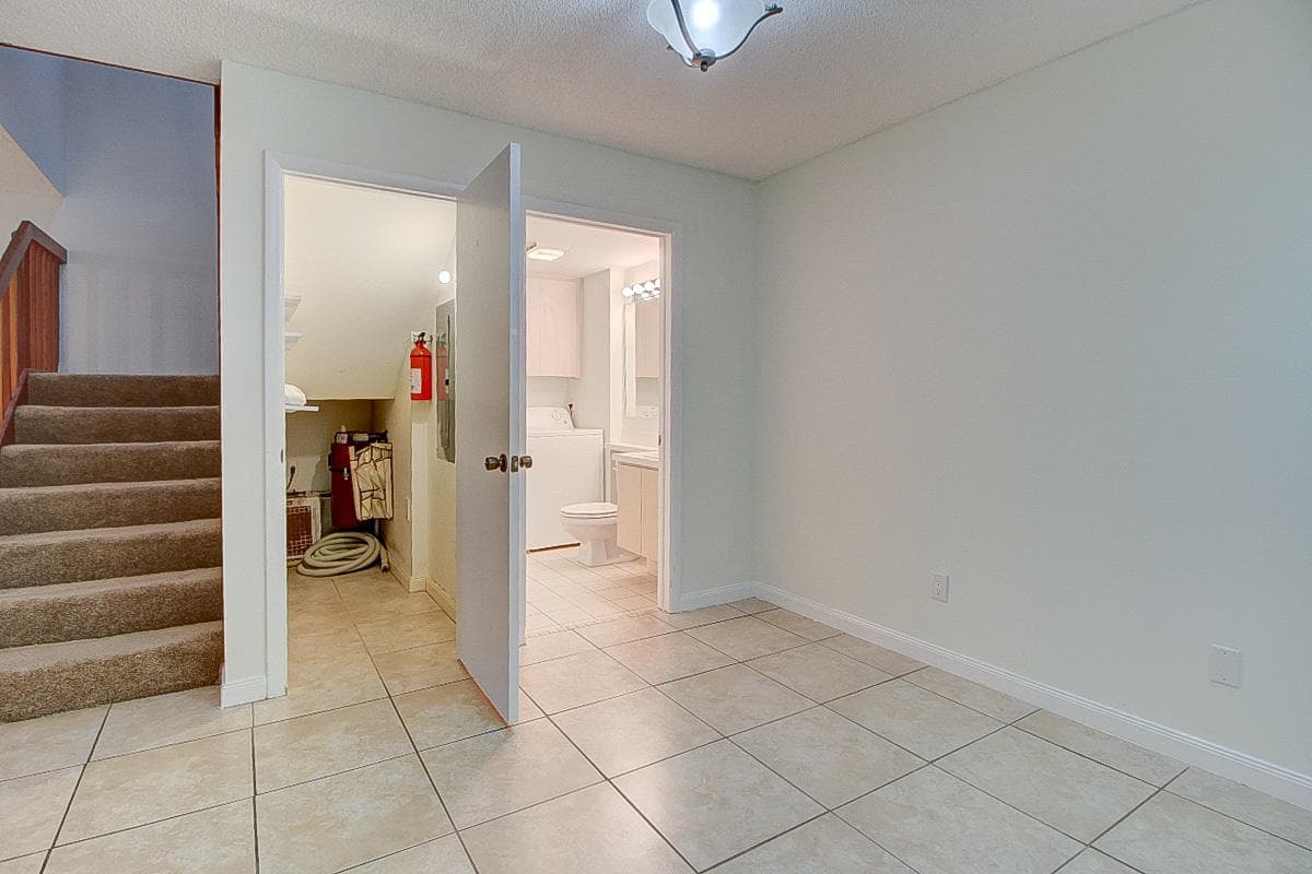 44 Essex Court B, Royal Palm Beach, FL 33411 — photo 14 of 37