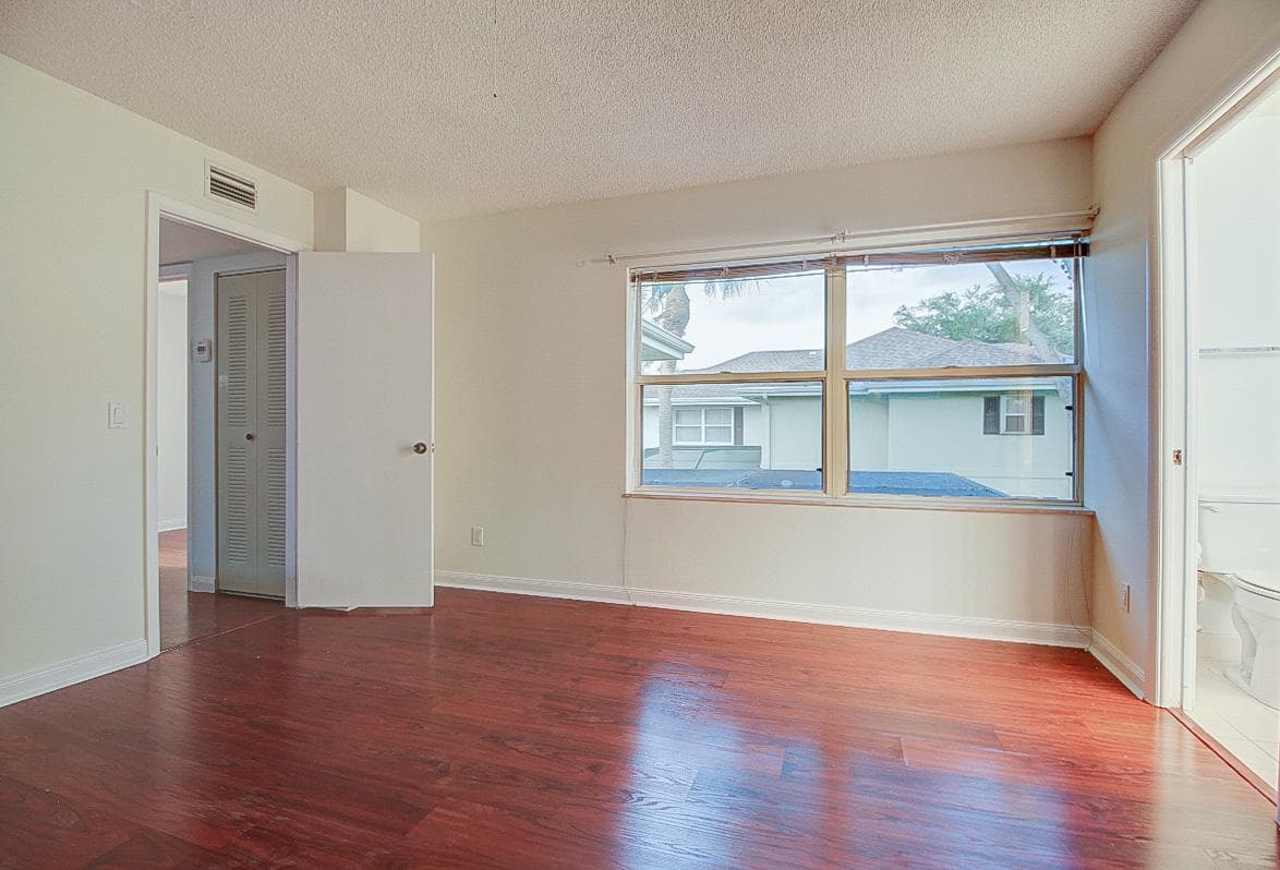 44 Essex Court B, Royal Palm Beach, FL 33411 — photo 18 of 37