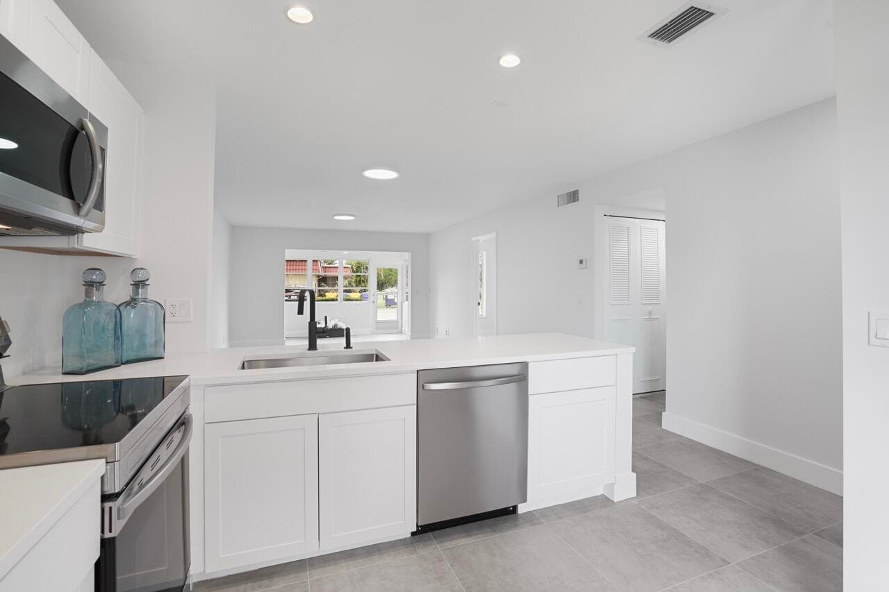 737 Nantucket Circle B, Lake Worth, FL 33467 — photo 1 of 29