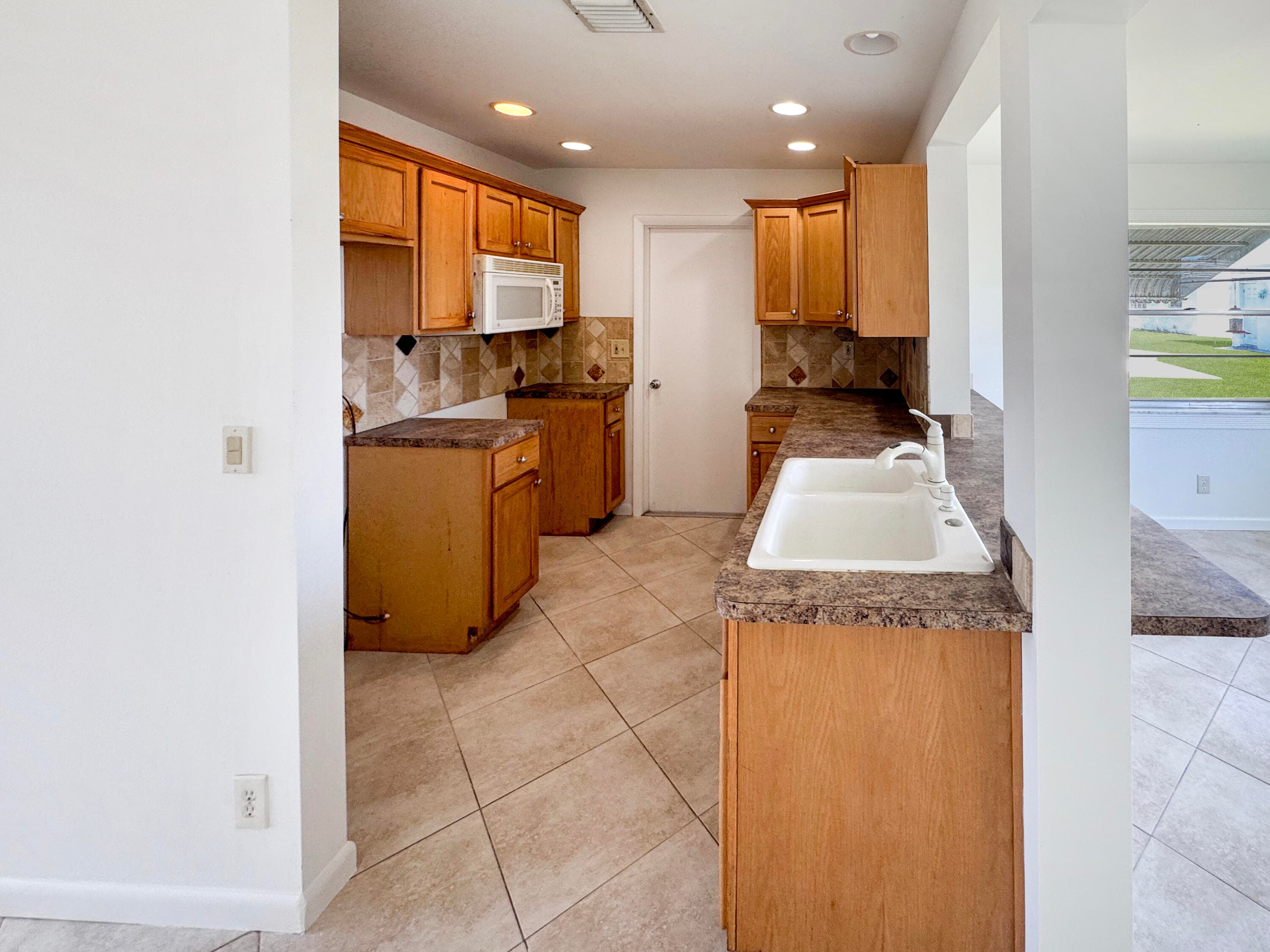 514 SW 20th Street, Boynton Beach, FL 33426 — photo 5 of 60