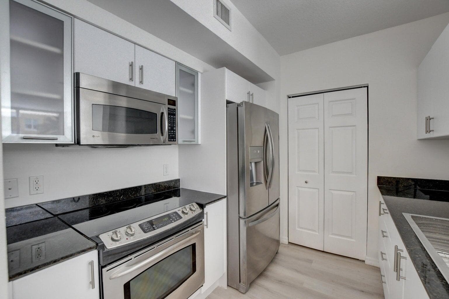 700 E Boynton Beach Boulevard 403, Boynton Beach, FL 33435 — photo 5 of 25