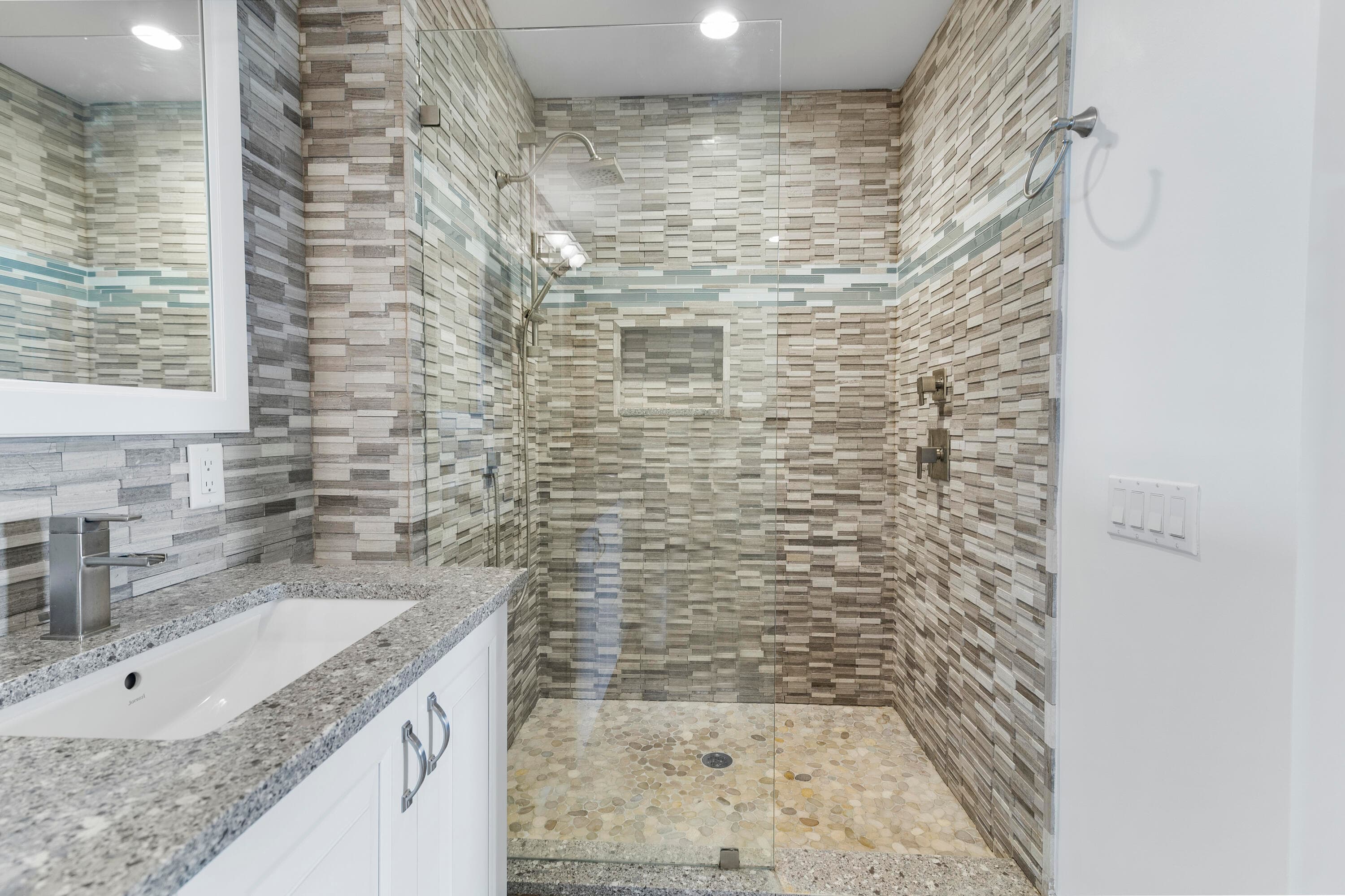 410 Evernia Street 807, West Palm Beach, FL 33401 — photo 10 of 29