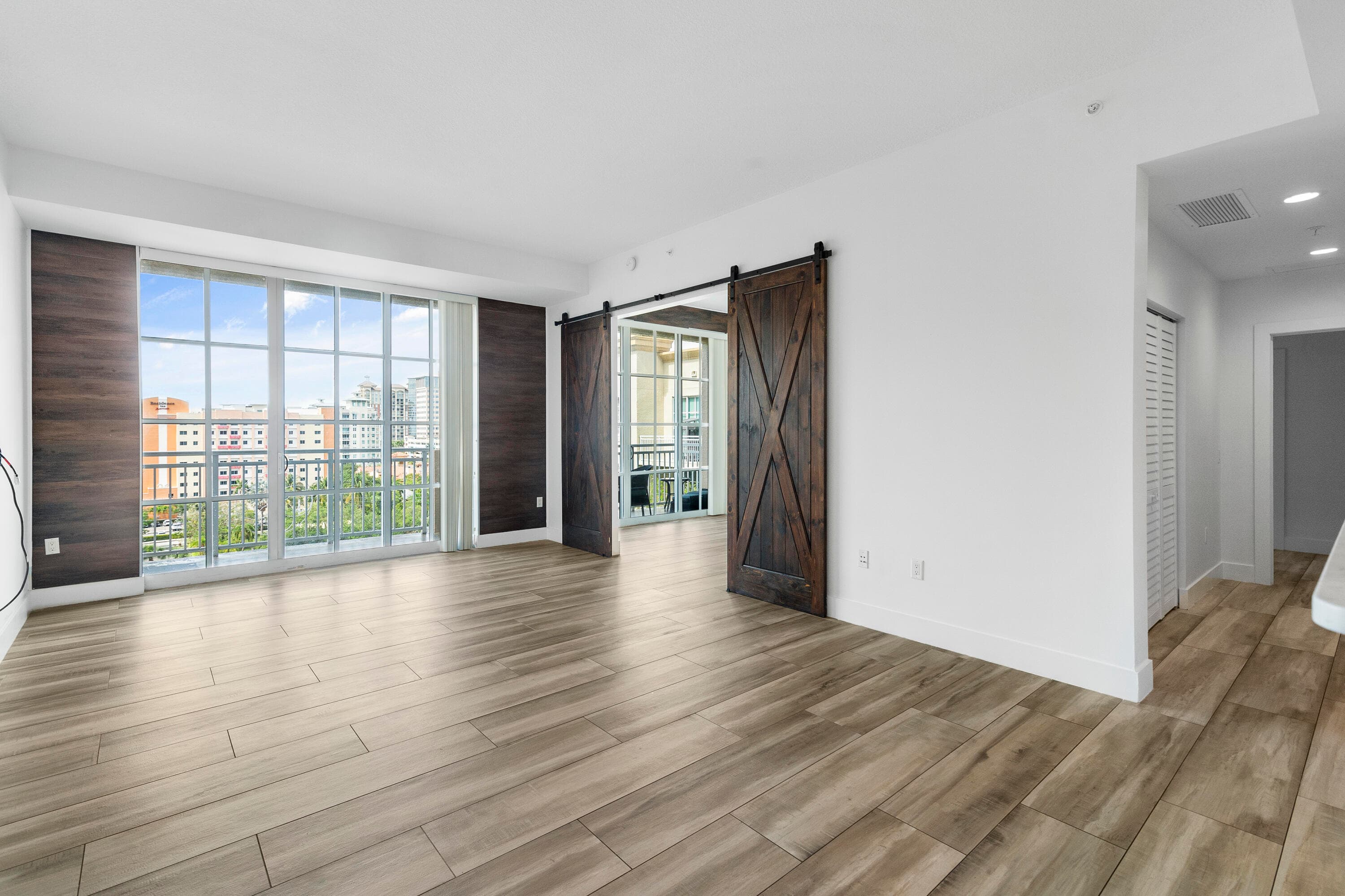 410 Evernia Street 807, West Palm Beach, FL 33401 — photo 17 of 29