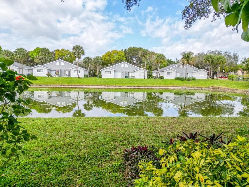 107 Lake Terry Drive, West Palm Beach, FL 33411 — photo 3 of 18