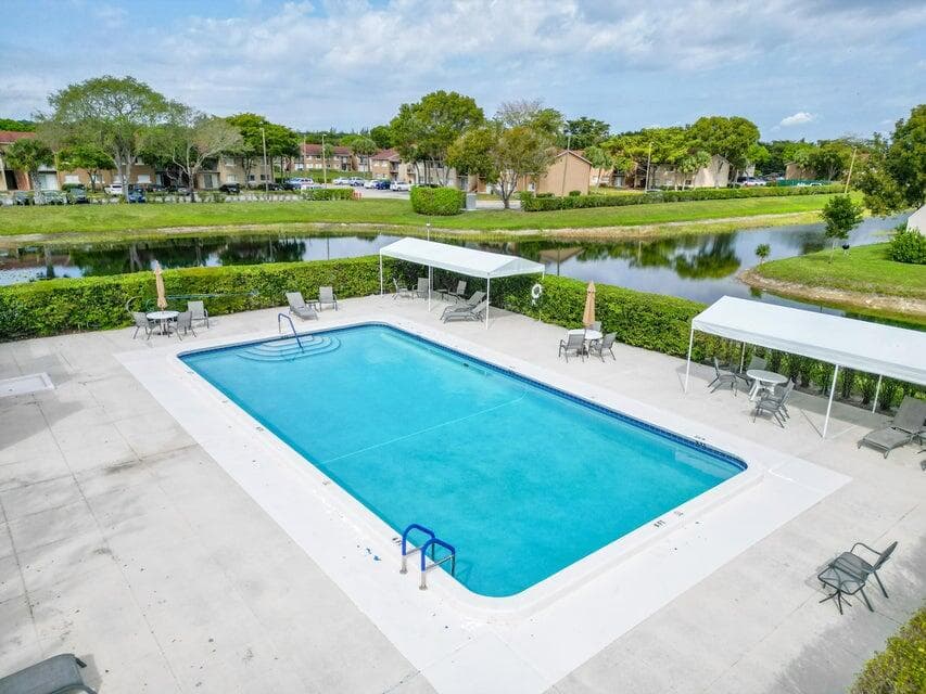 107 Lake Terry Drive, West Palm Beach, FL 33411 — photo 4 of 18