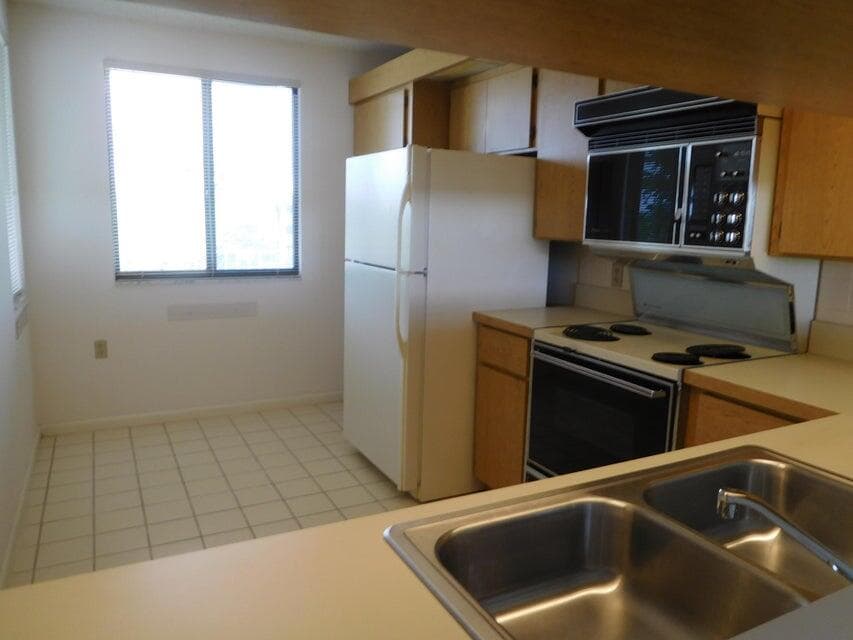 2601 Village Boulevard 406, West Palm Beach, FL 33409 — photo 3 of 13