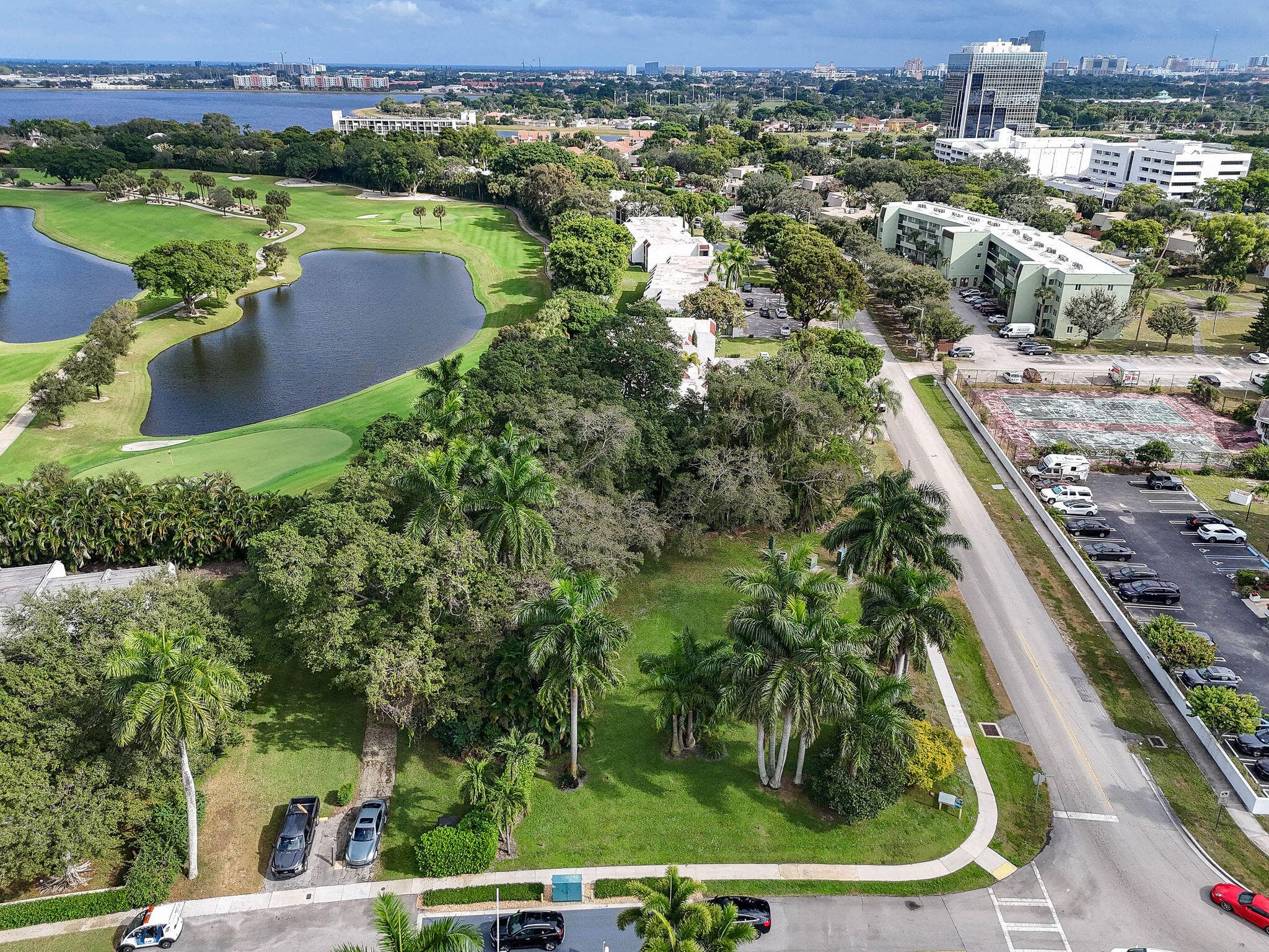 1617 Embassy Drive, West Palm Beach, FL 33401 — photo 6 of 19