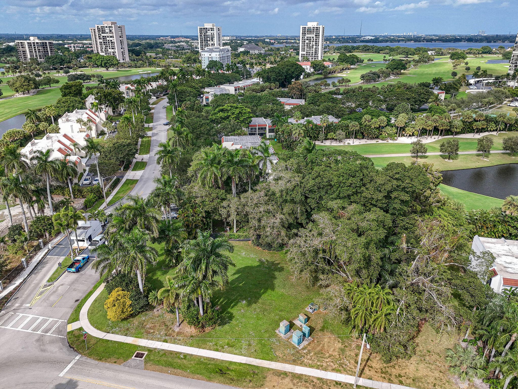 1617 Embassy Drive, West Palm Beach, FL 33401 — photo 8 of 19