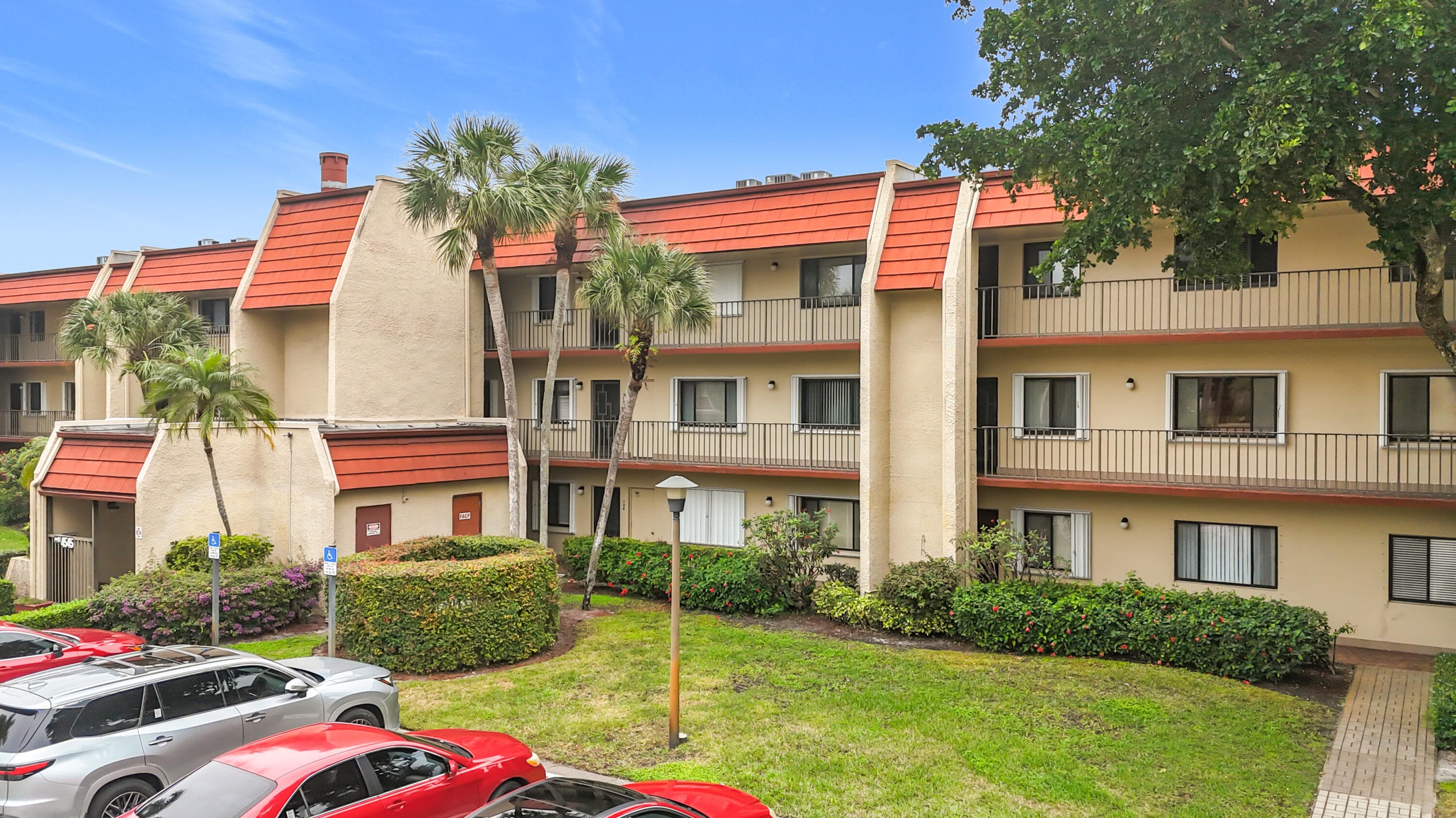 4545 Luxemburg Court 103, Lake Worth, FL 33467 — photo 5 of 39