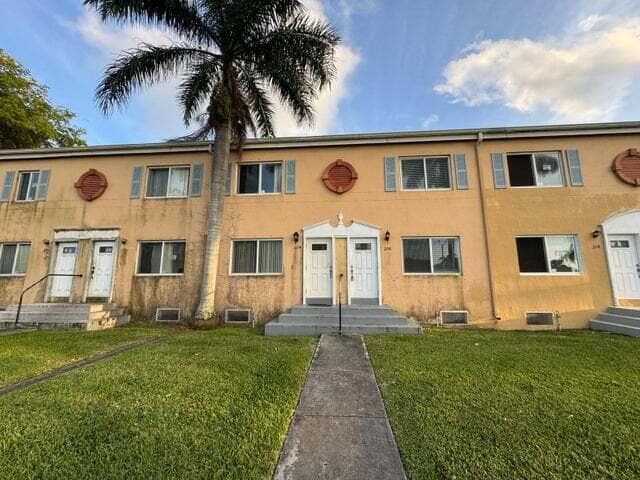 206 NW 84th Street 206, Miami, FL 33150 — photo 2 of 20