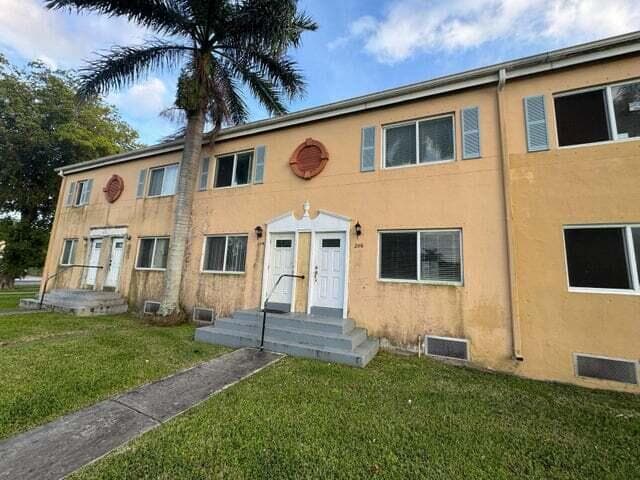 206 NW 84th Street 206, Miami, FL 33150 — photo 3 of 20