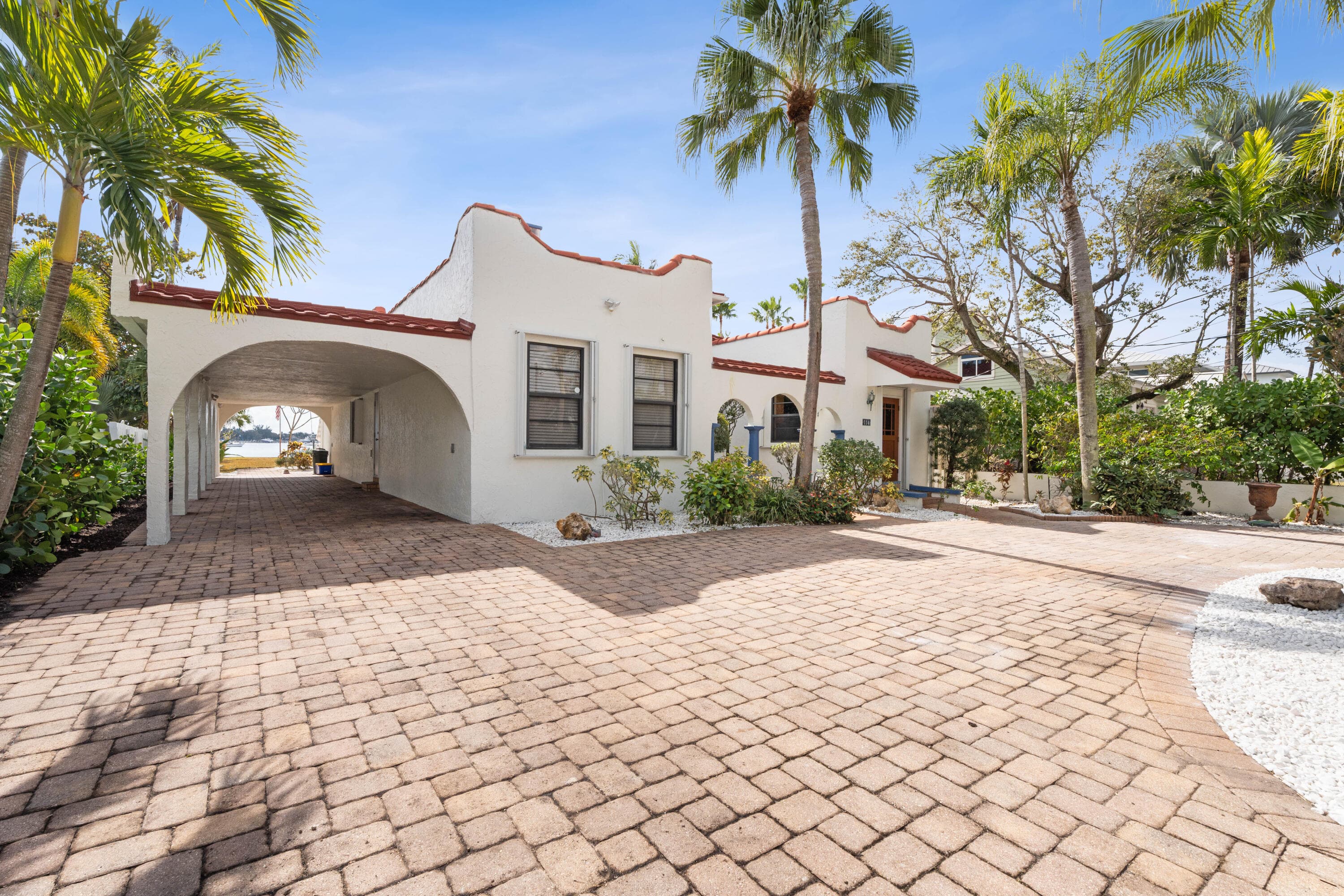 114 S Lake Drive, Lantana, FL 33462 — photo 10 of 44