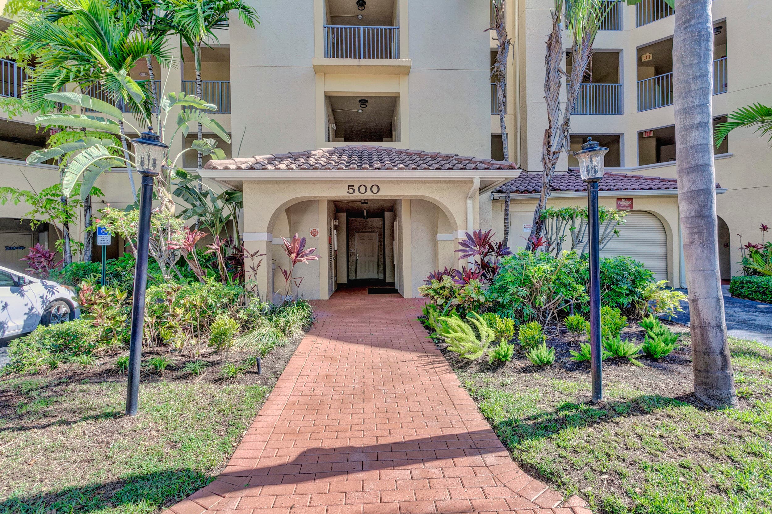 500 Uno Lago Drive 402, Juno Beach, FL 33408 — photo 4 of 36