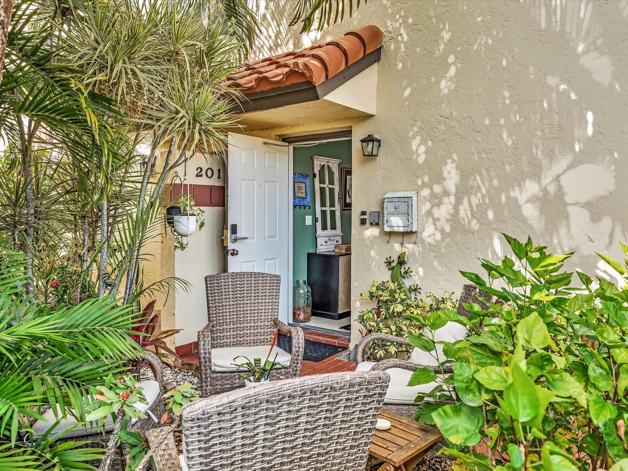 10215 N Circle Lake Drive 201, Boynton Beach, FL 33437 — photo 4 of 48