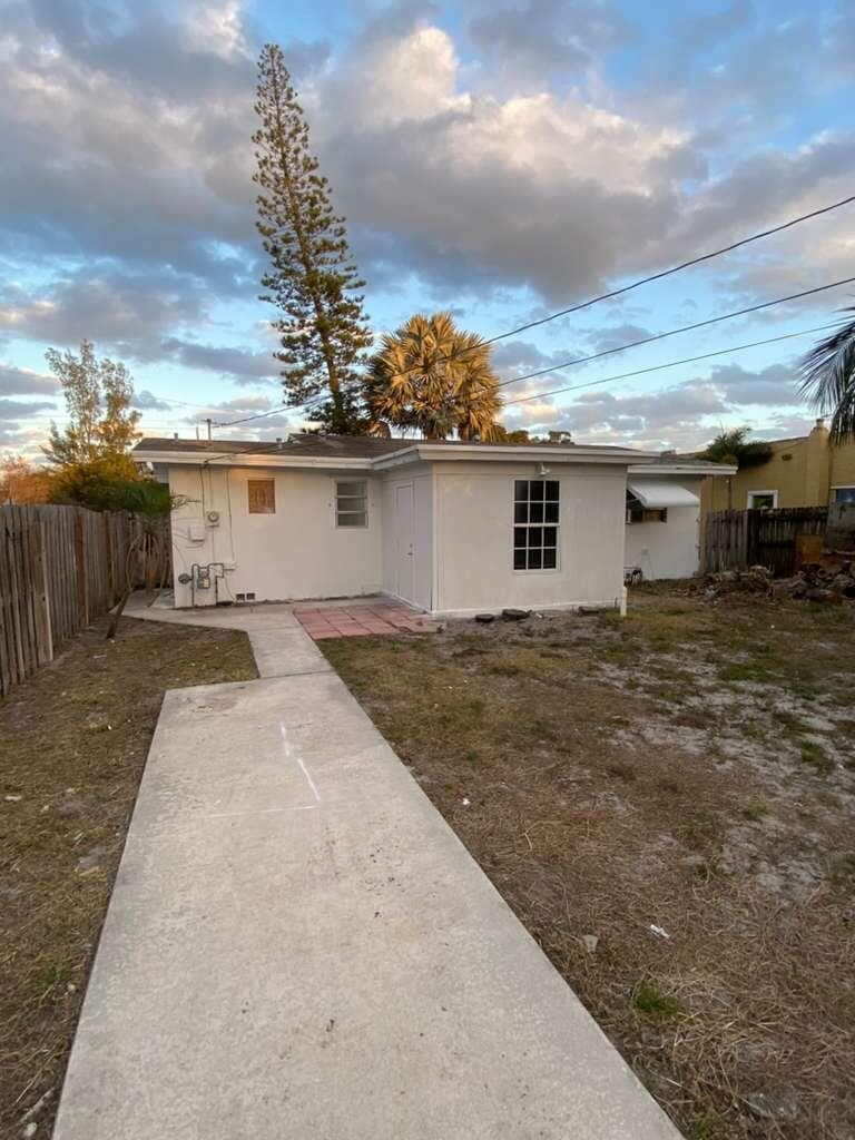 1103 S F Street, Lake Worth Beach, FL 33460 — photo 9 of 10