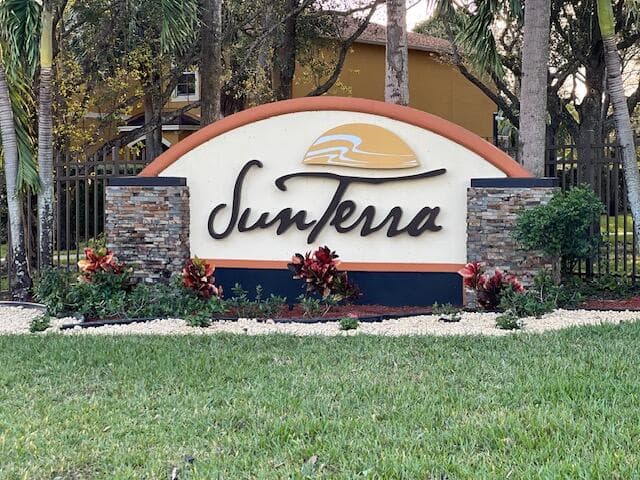 5845 Gypsum Place, West Palm Beach, FL 33413 — photo 2 of 23