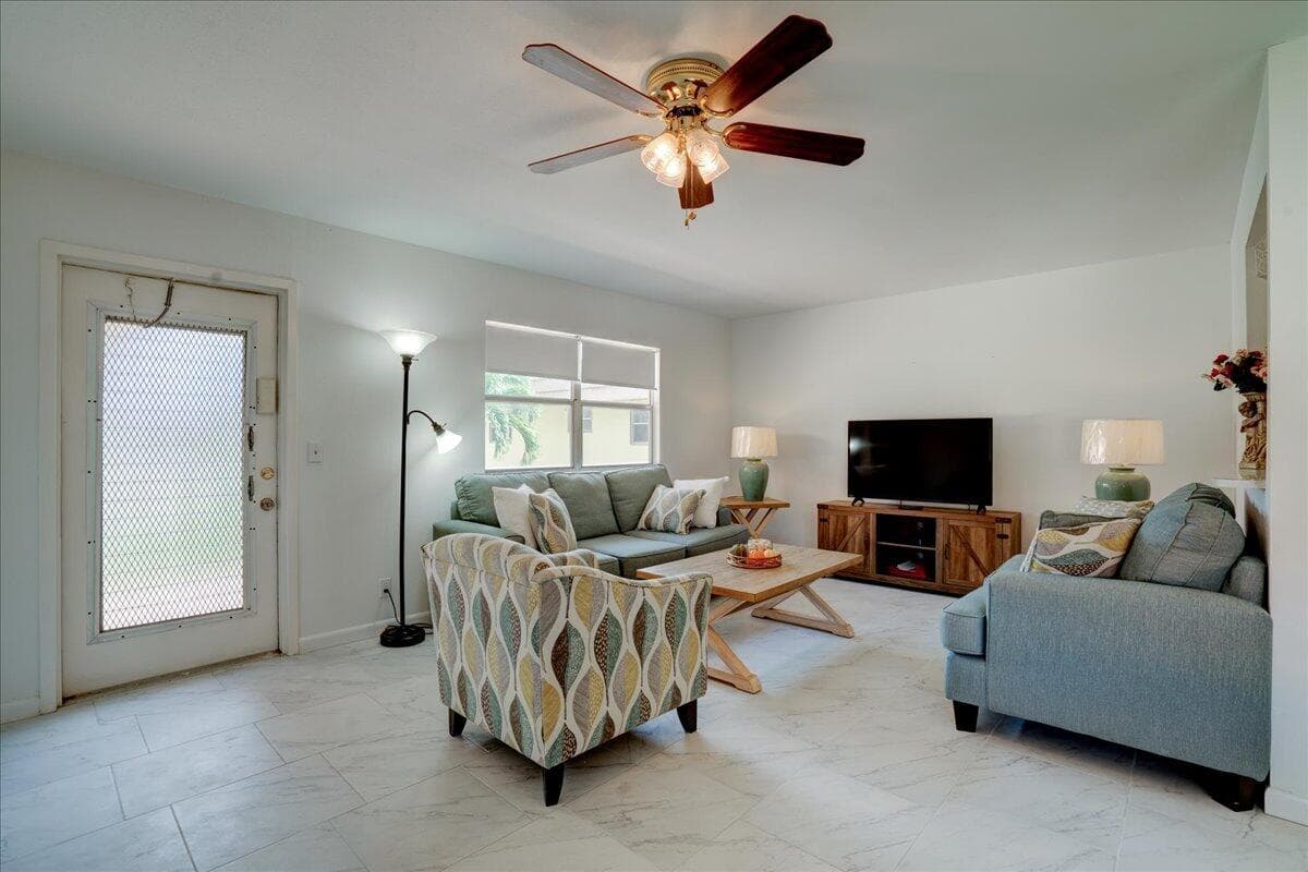 222 Saxony E 222, Delray Beach, FL 33446 — photo 3 of 17