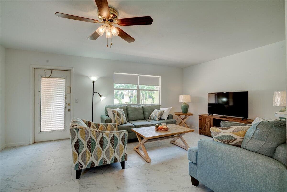222 Saxony E 222, Delray Beach, FL 33446 — photo 4 of 17