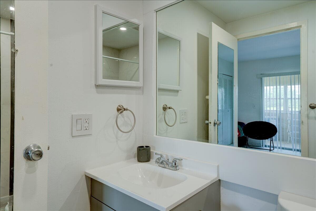 222 Saxony E 222, Delray Beach, FL 33446 — photo 15 of 17