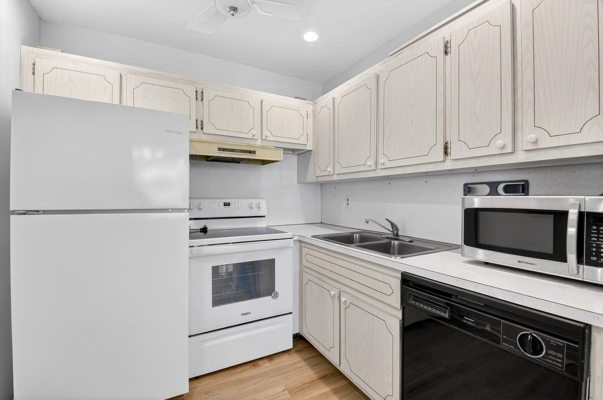 480 Boynton Beach Boulevard 204, Boynton Beach, FL 33435 — photo 4 of 42