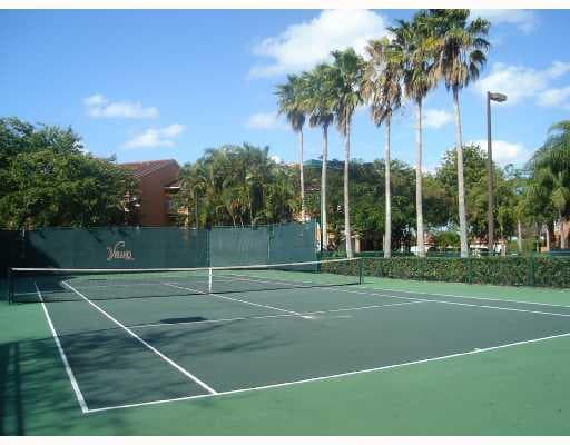 1725 Palm Cove Boulevard 104, Delray Beach, FL 33445 — photo 10 of 36