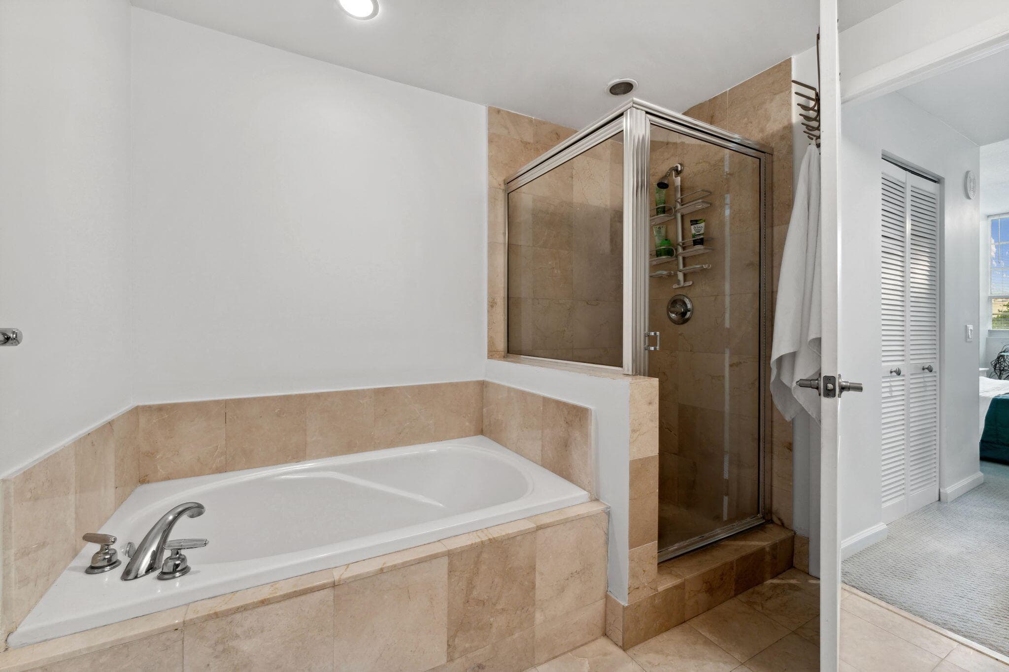 410 Evernia Street 414, West Palm Beach, FL 33401 — photo 10 of 20