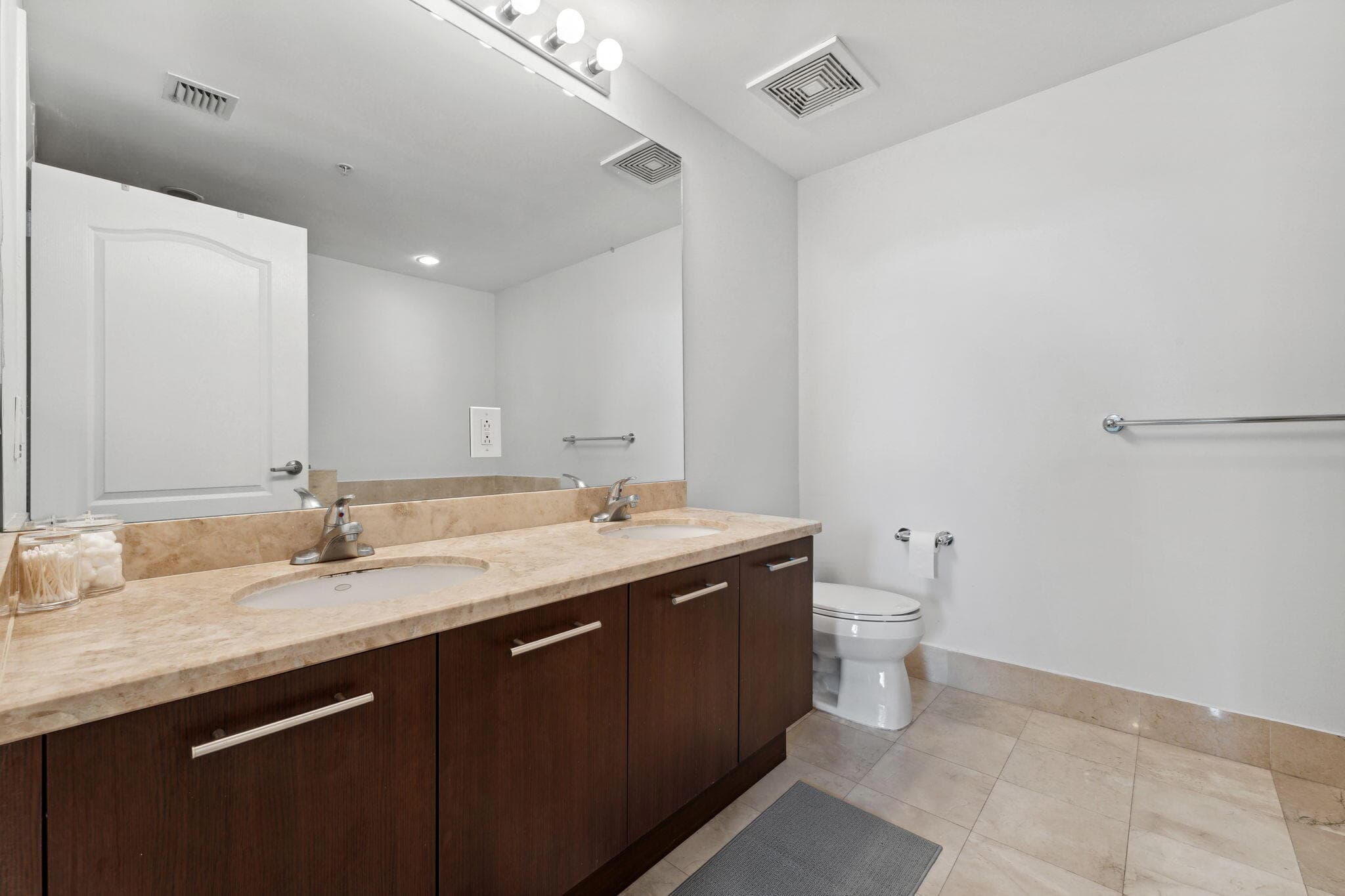 410 Evernia Street 414, West Palm Beach, FL 33401 — photo 11 of 20