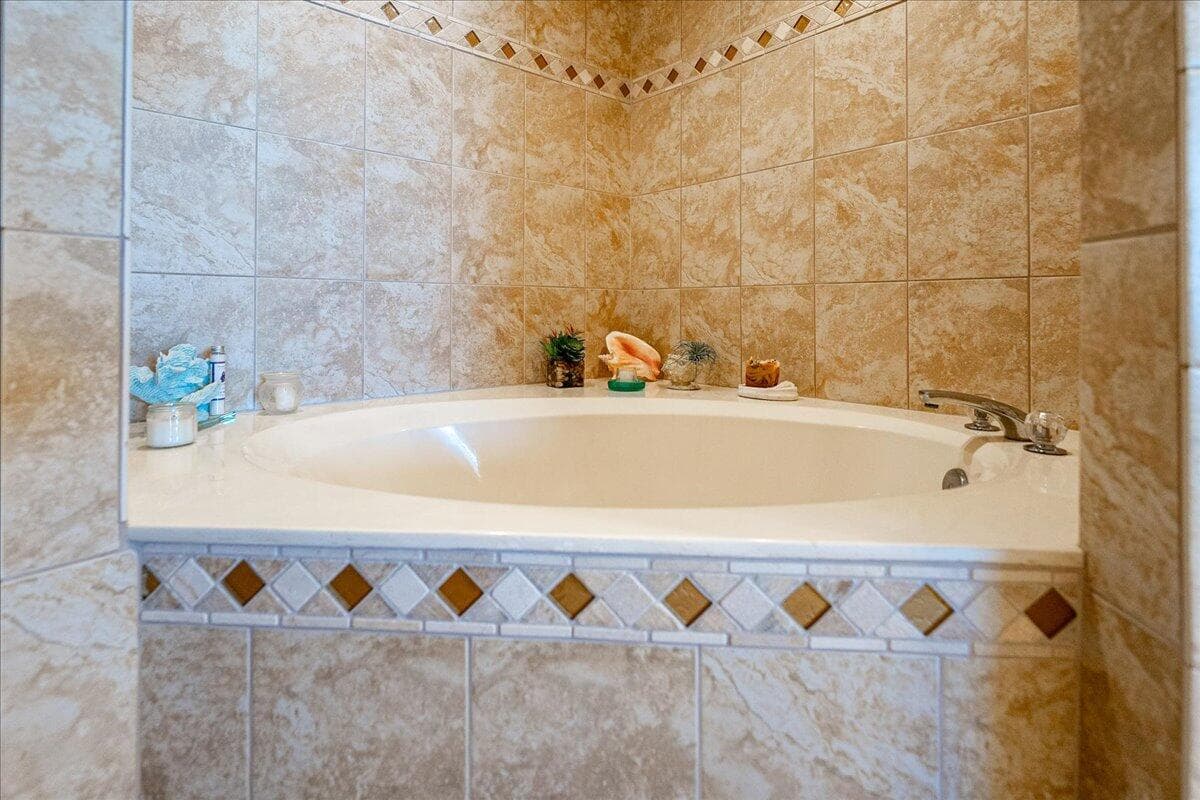 9950 S Ocean Drive 604, Jensen Beach, FL 34957 — photo 23 of 62