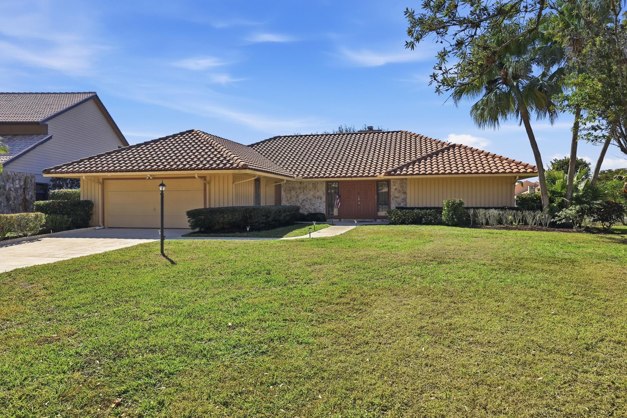 3 Old Fence Road, Palm Beach Gardens, FL 33418 — photo 1 of 23